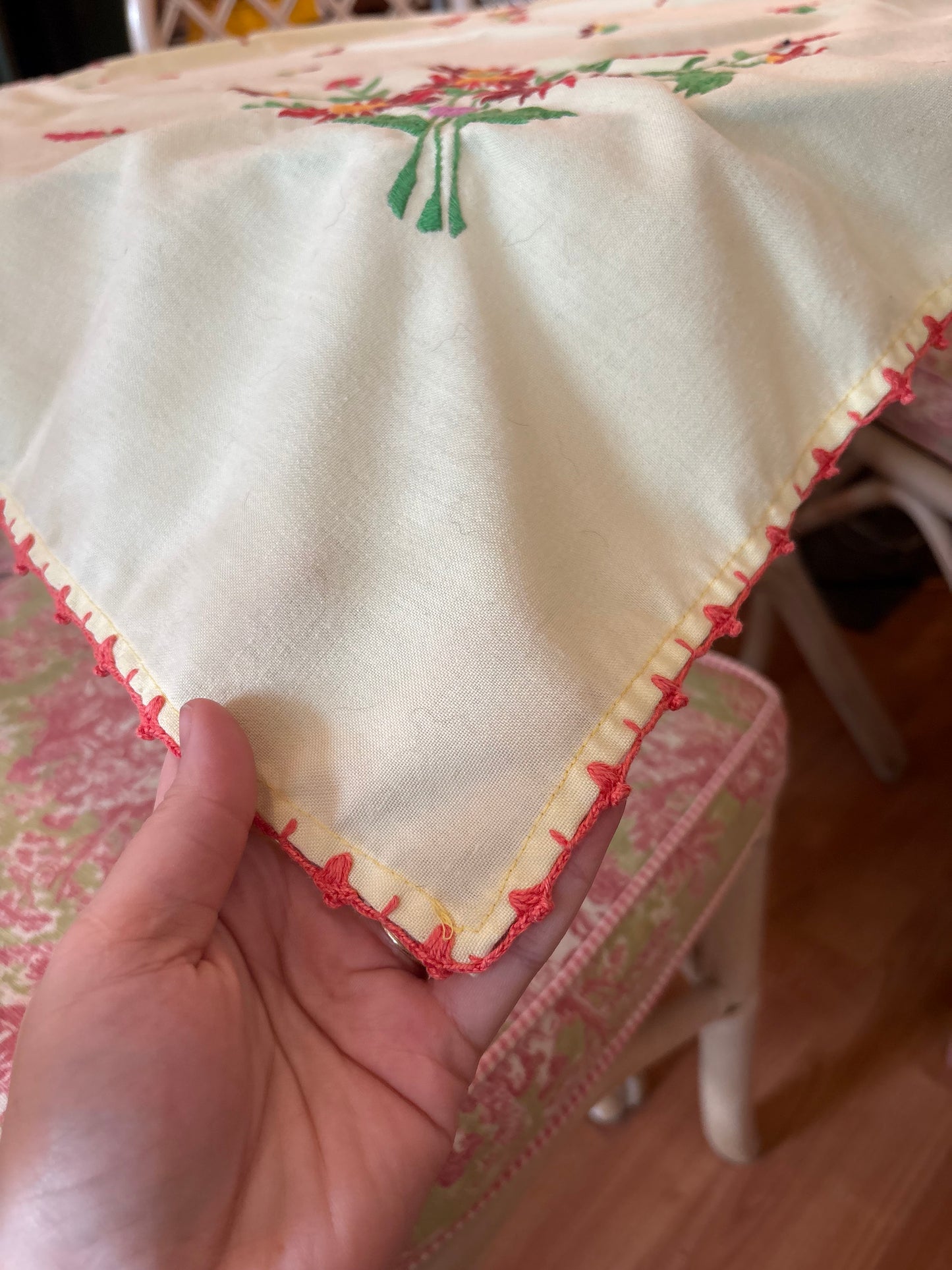 Red Floral Square tablecloth 35x35