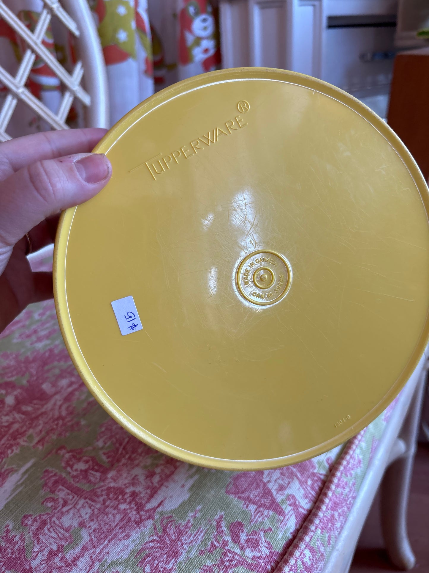 Tupperware Harvest Gold Round - 1205-1 with lid