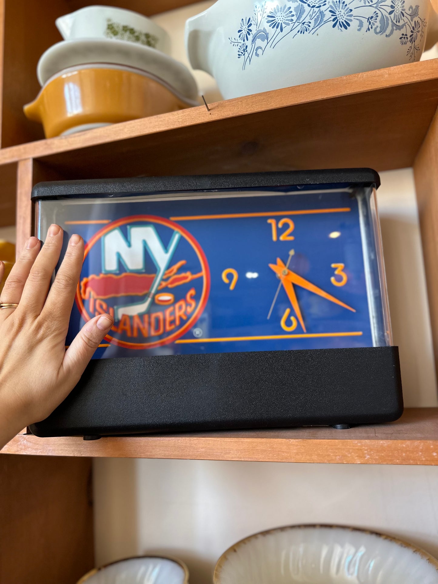 Rare 8os Florescent New York Islanders Clock