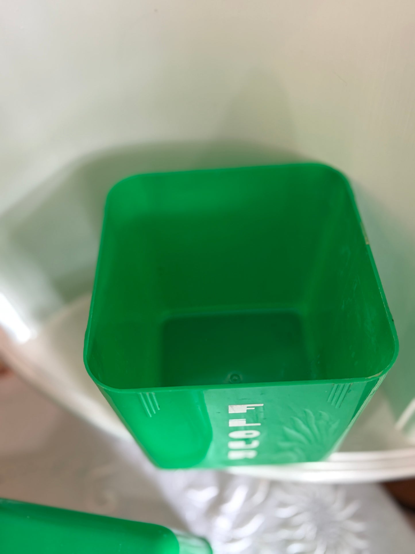 Ronaware Rona Plastic Corp Kitchen Canister & Bread Bin Set