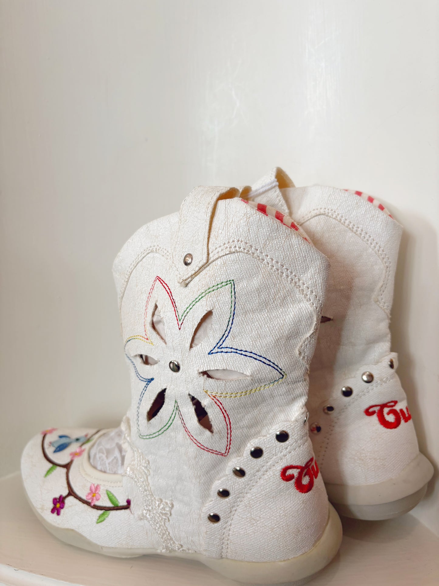 Cuties Cowgirl boots with bird detail size 4 1/2