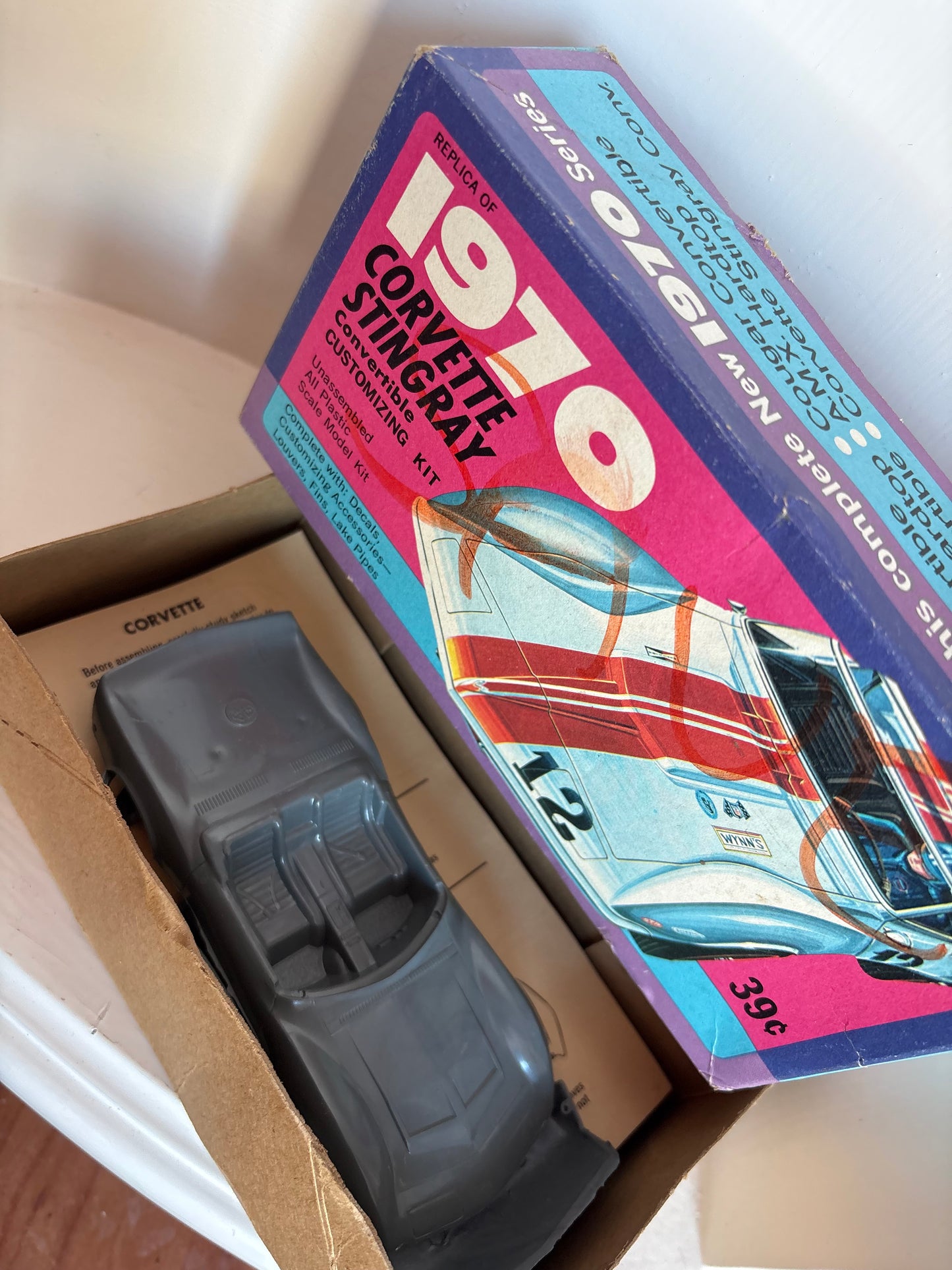 1970 Corvette Stingray Model Kit (complete)