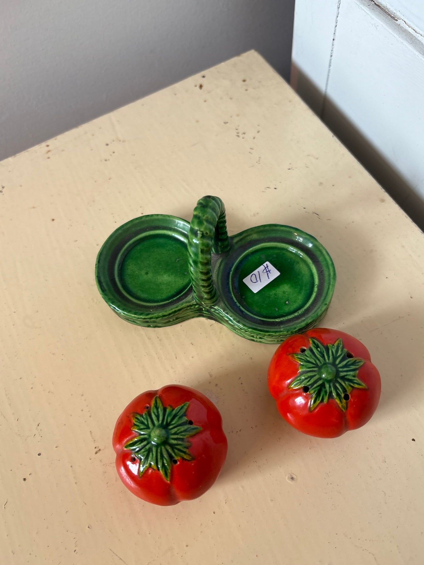 Tomato salt & pepper shaker set