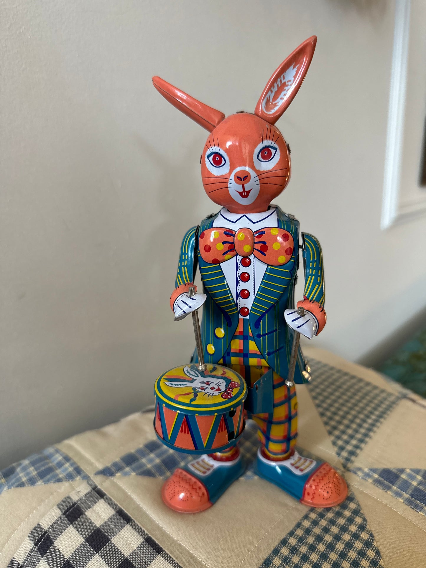 Happy Bunny Drummer Tin Toy MS298