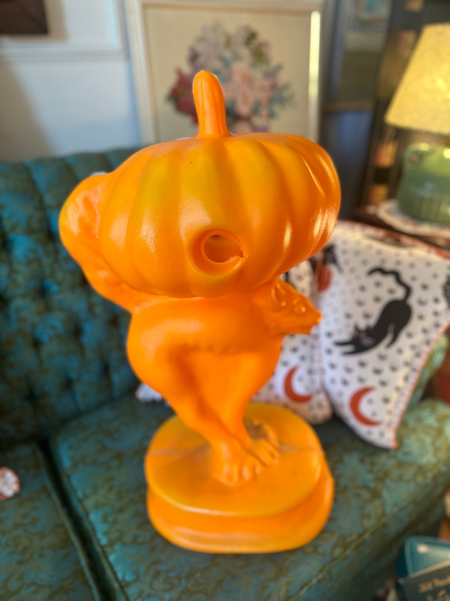 Large cat & pumpkin vintage blow mold