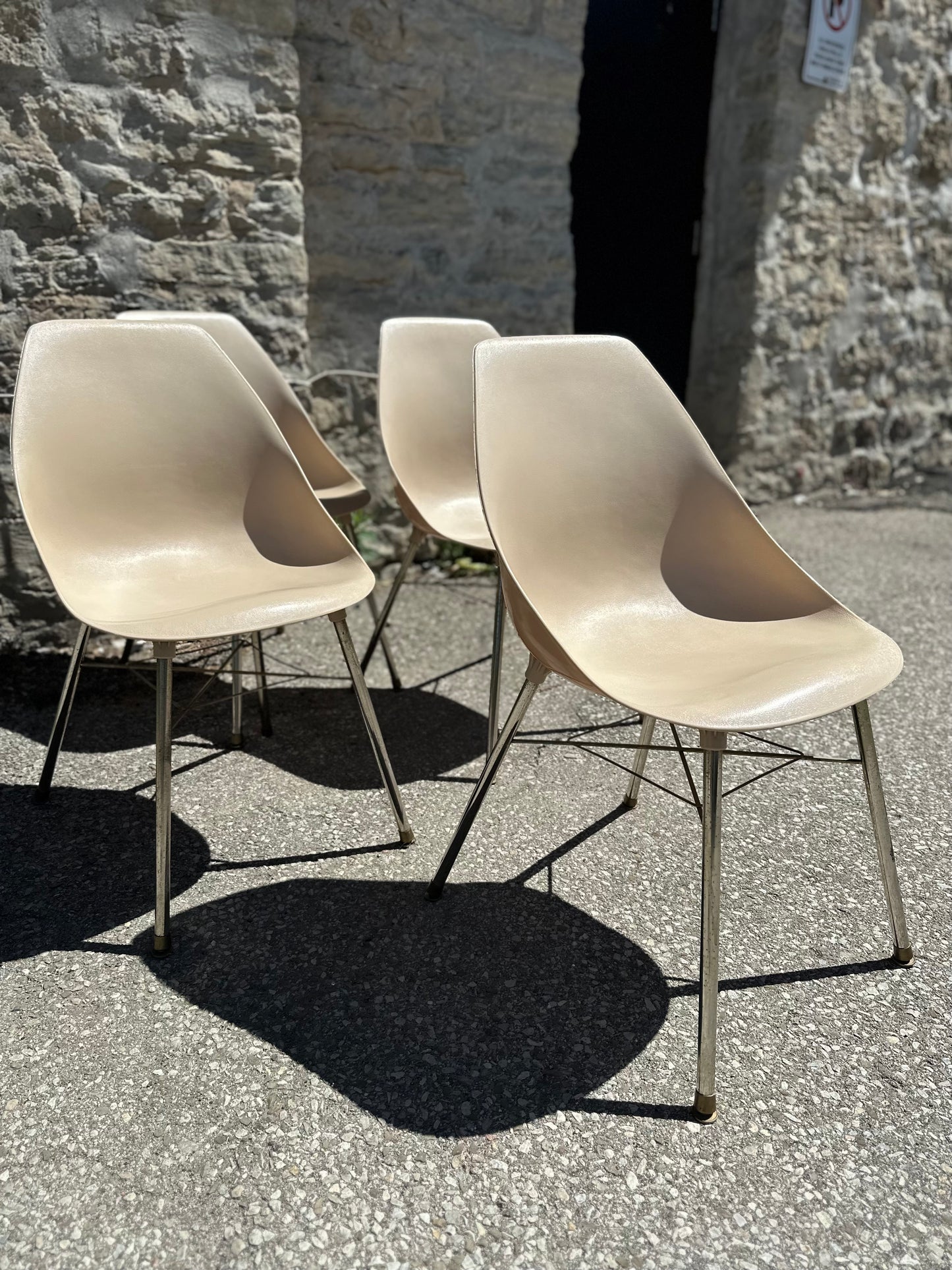 Set of 4 1970s Shell Chair designed by Sam Avedon