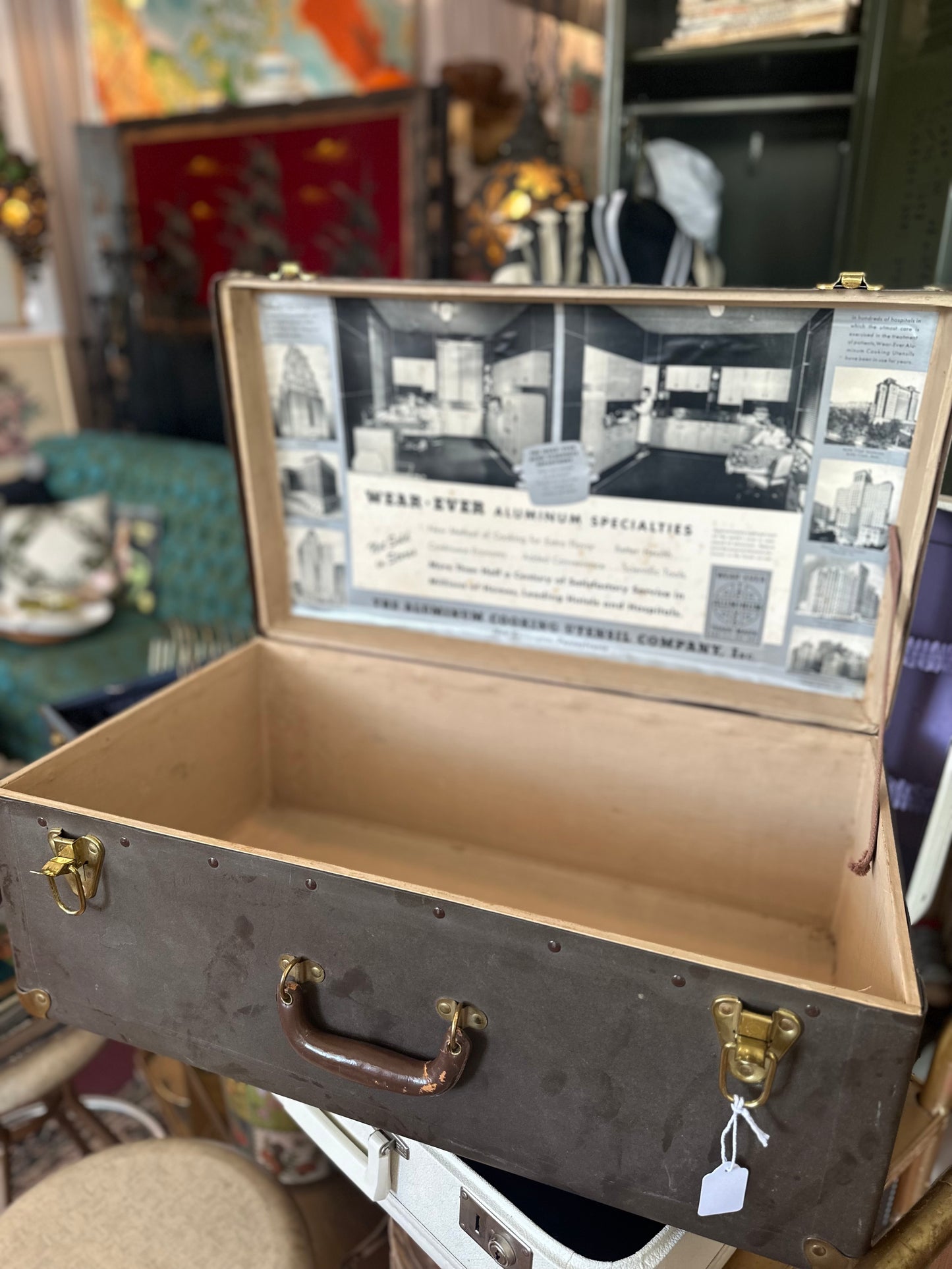 Vintage Salesman Box / trunk