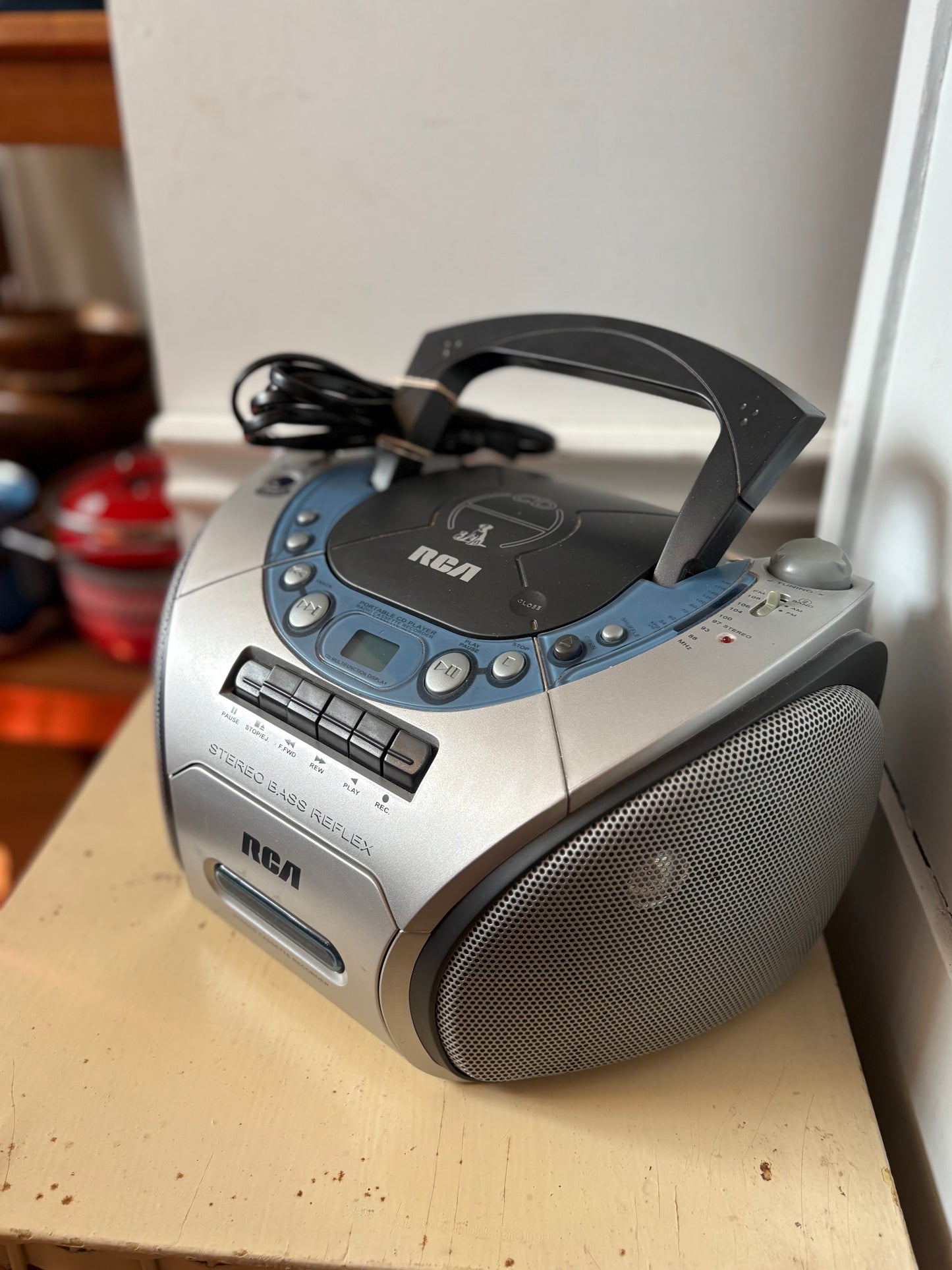RCA CD & Cassette player - works great