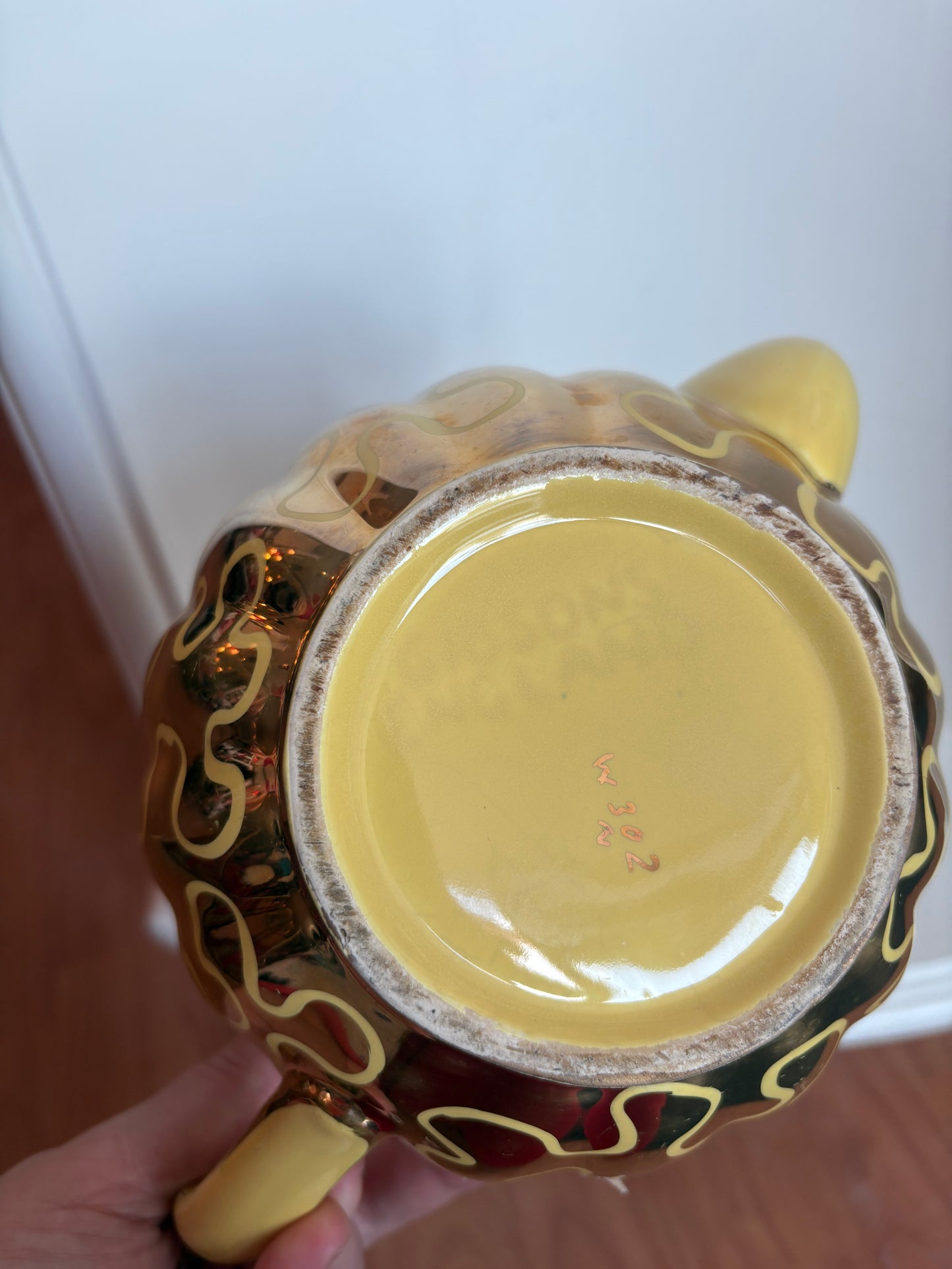 Gibsons England Teapot - yellow with squiggle pattern
