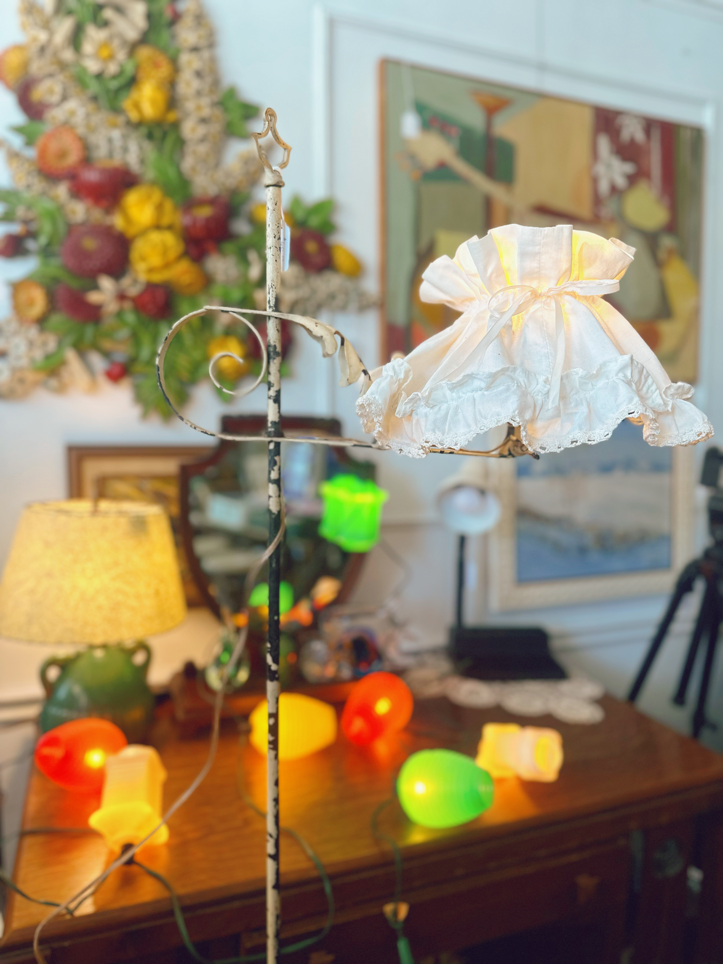 Metal standing lamp with fabric shade