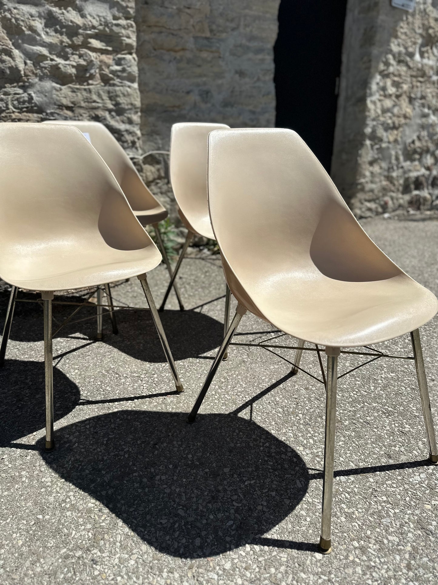 Set of 4 1970s Shell Chair designed by Sam Avedon