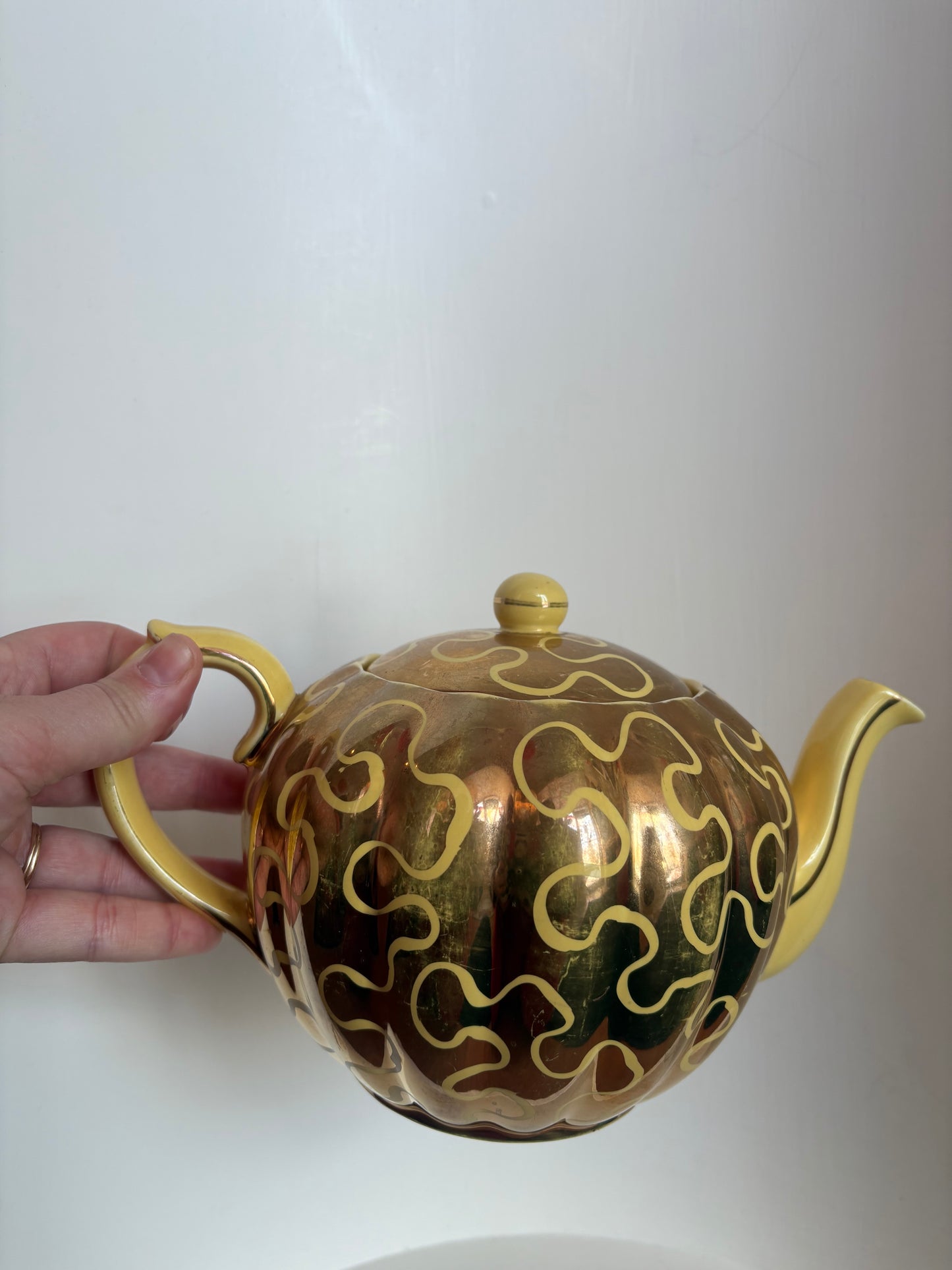 Gibsons England Teapot - yellow with squiggle pattern