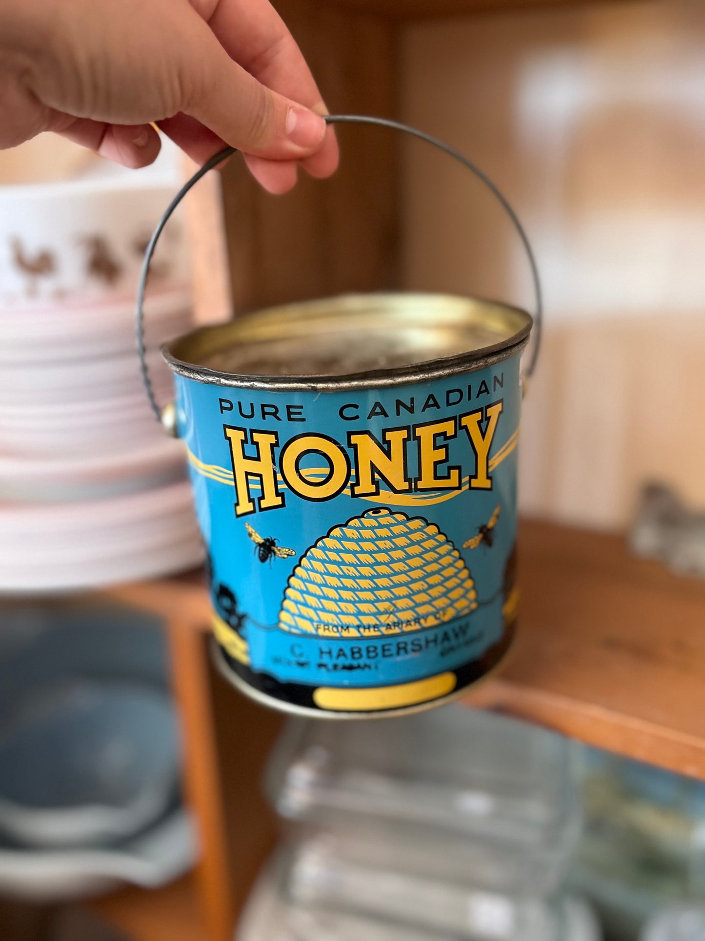 Large Pure Canadian Honey Vintage Tin