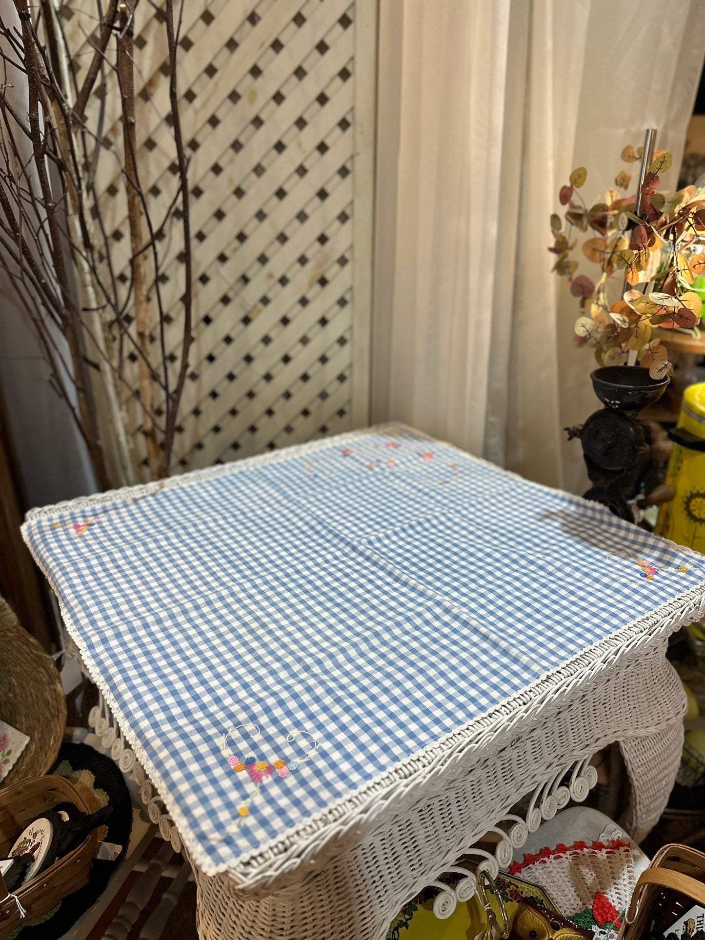 Square table cloth & 4 matching napkins