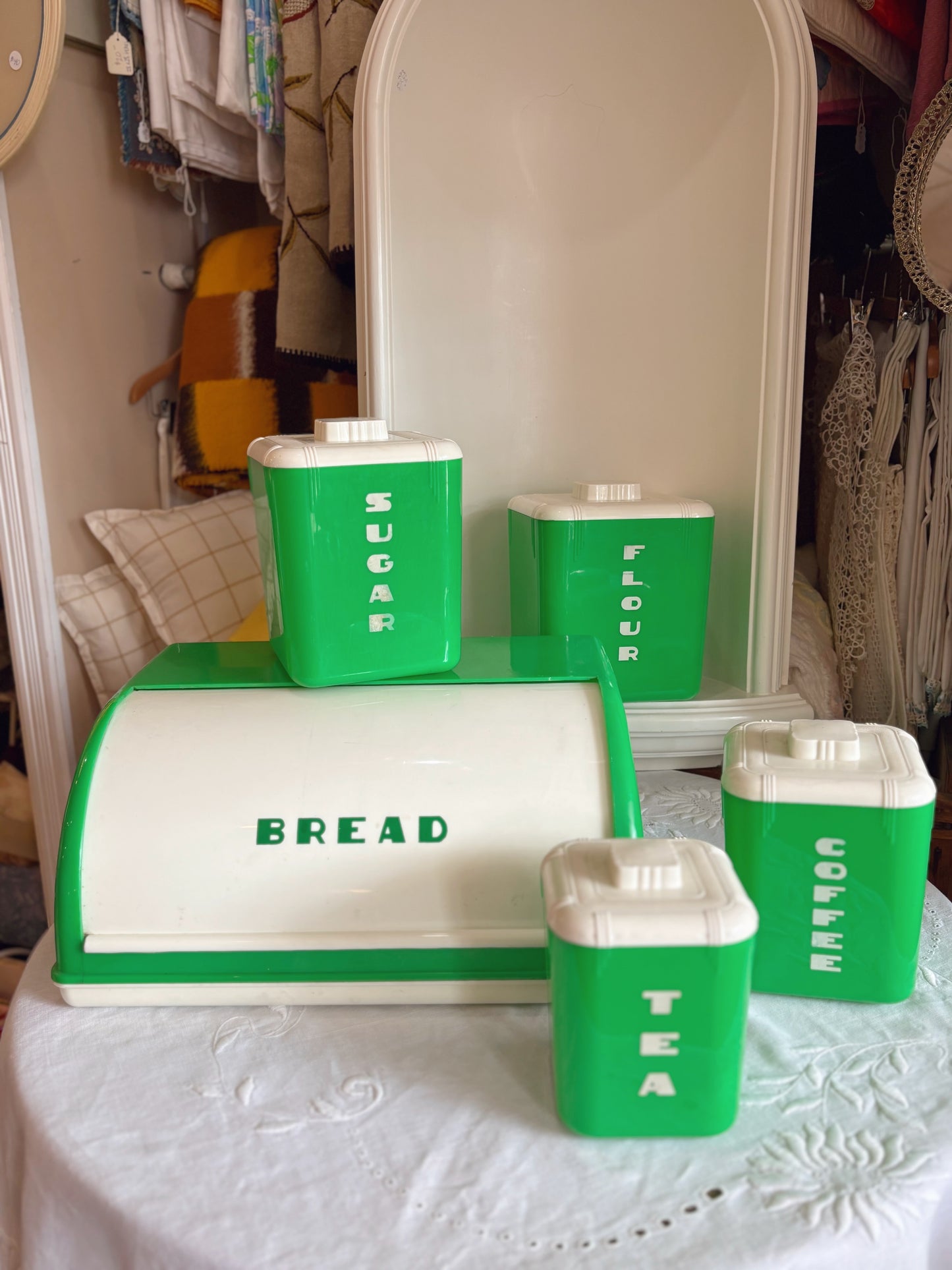 Ronaware Rona Plastic Corp Kitchen Canister & Bread Bin Set