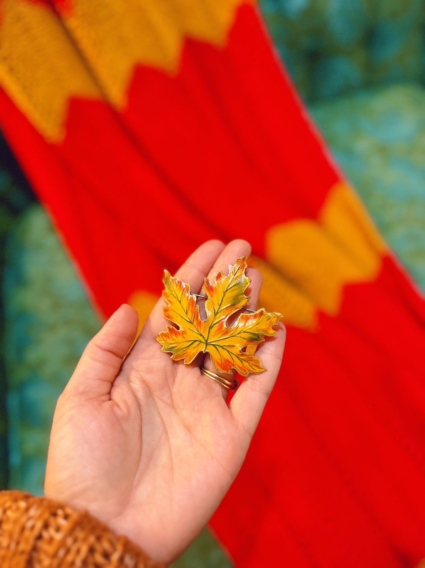 Maple leaf brooch