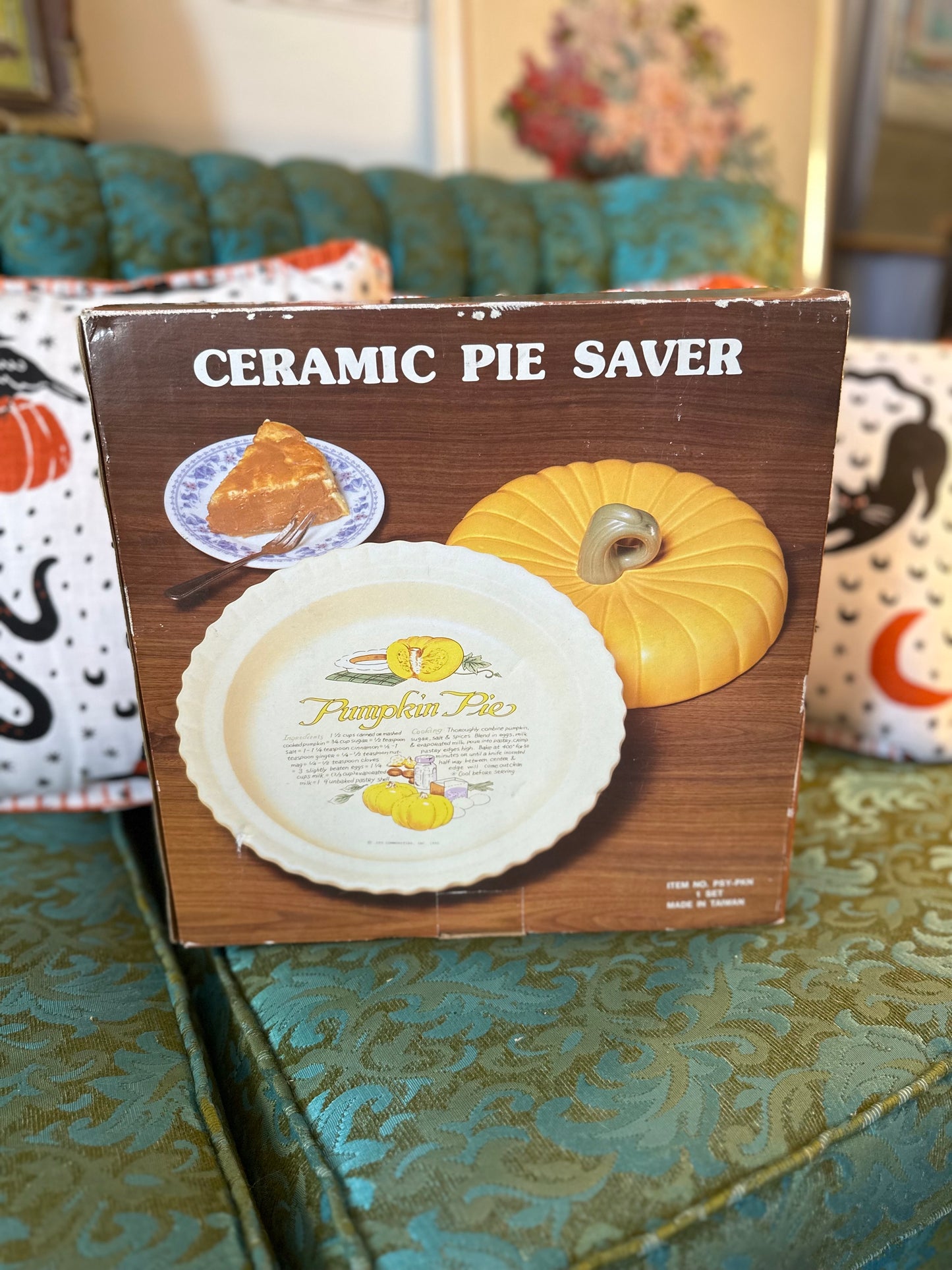 Ceramic Pie Saver - Pumpkin pie (with original box)