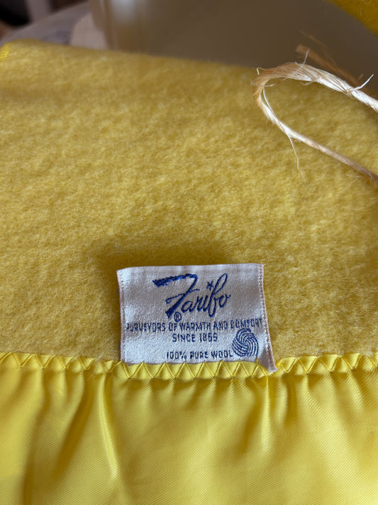 Faribo 100% wool yellow blankets - great condition