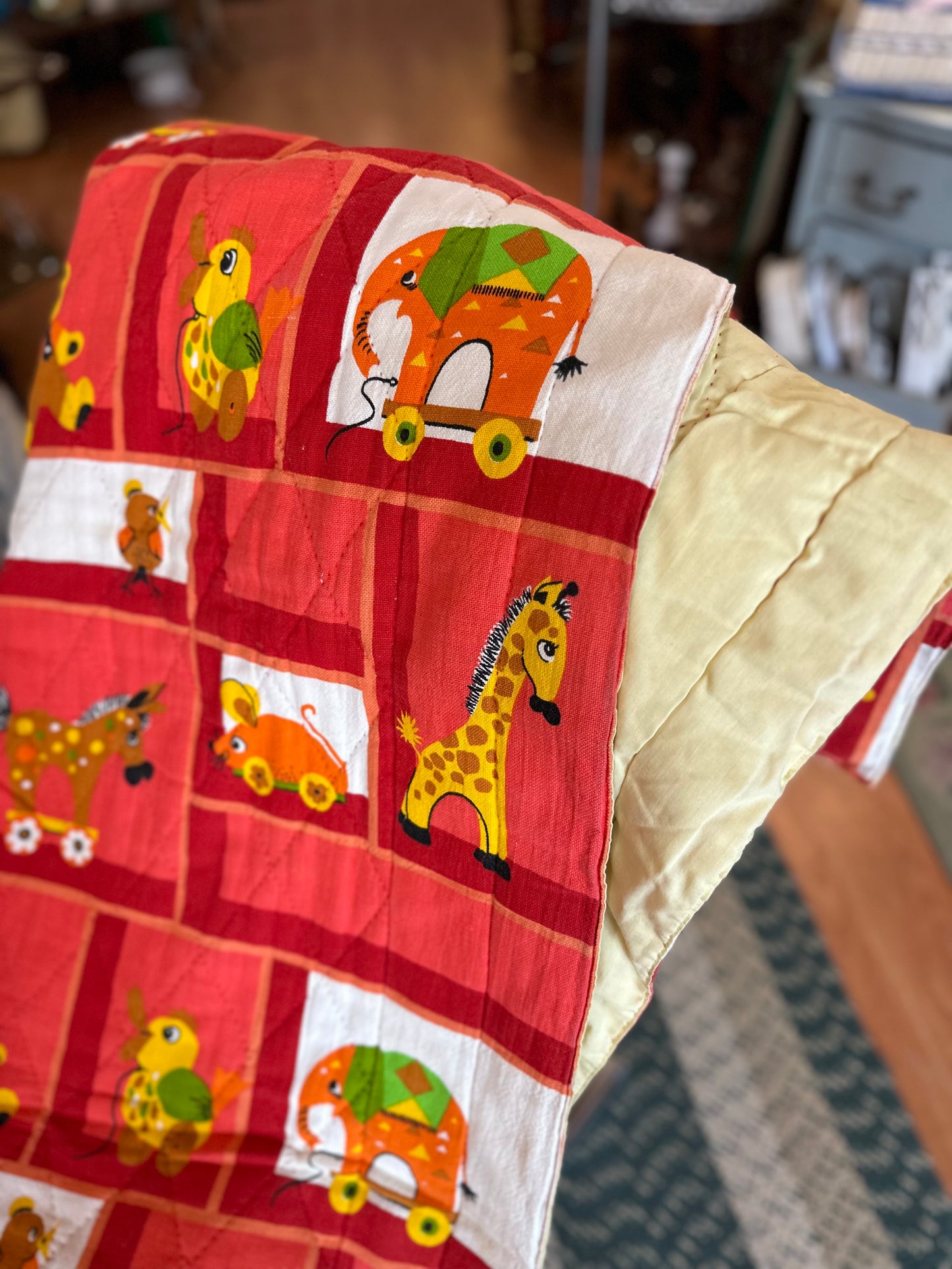 Mid century children’s comforter (42x60 inches) 

42x60