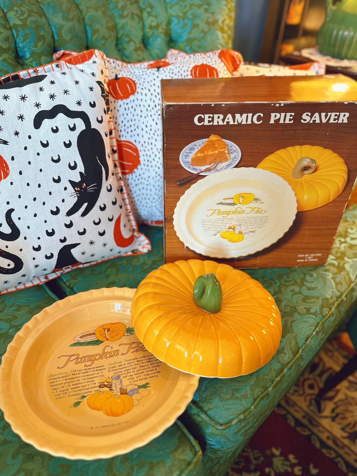 Ceramic Pie Saver - Pumpkin pie (with original box)