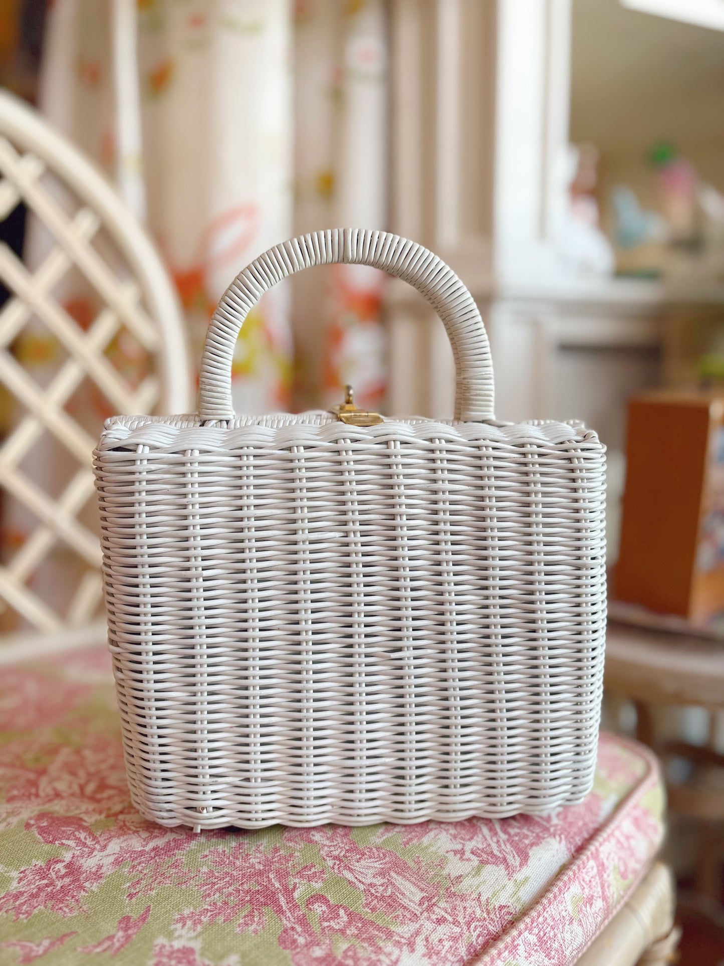 White wicker handbag