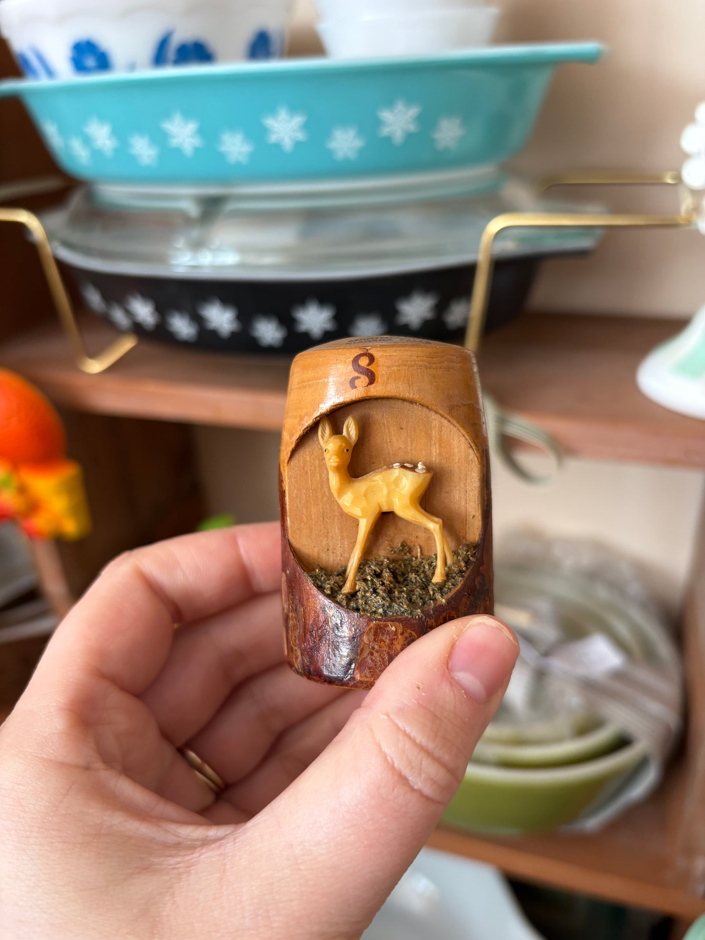 Wood deer cutout salt & pepper shaker set - Made in Japan
