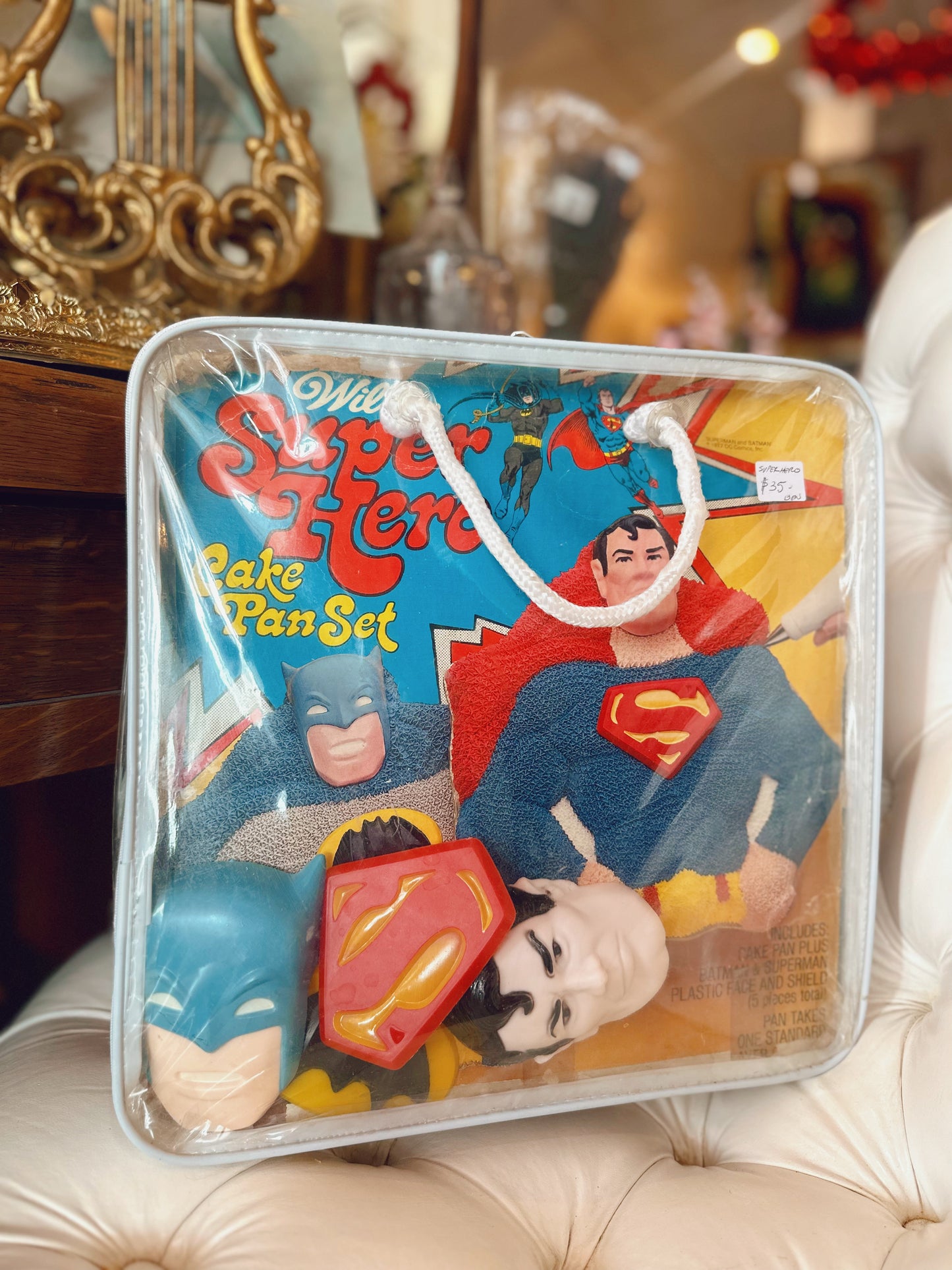 Wilton Super Hero Cake Pan Set complete (Batman / Superman)