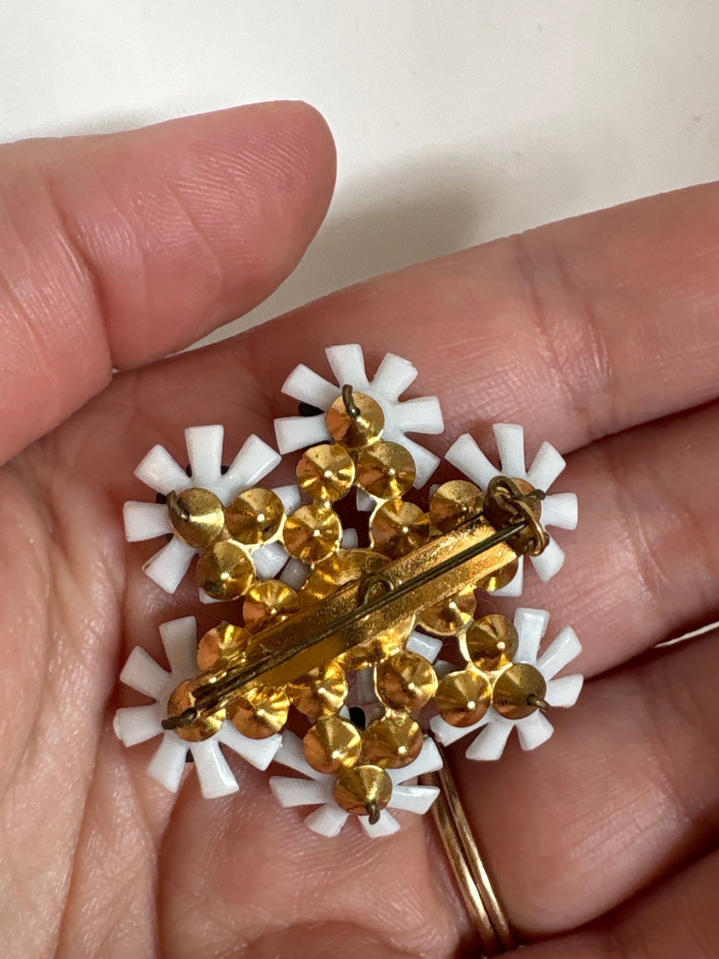 Brooch #19 - white flowers