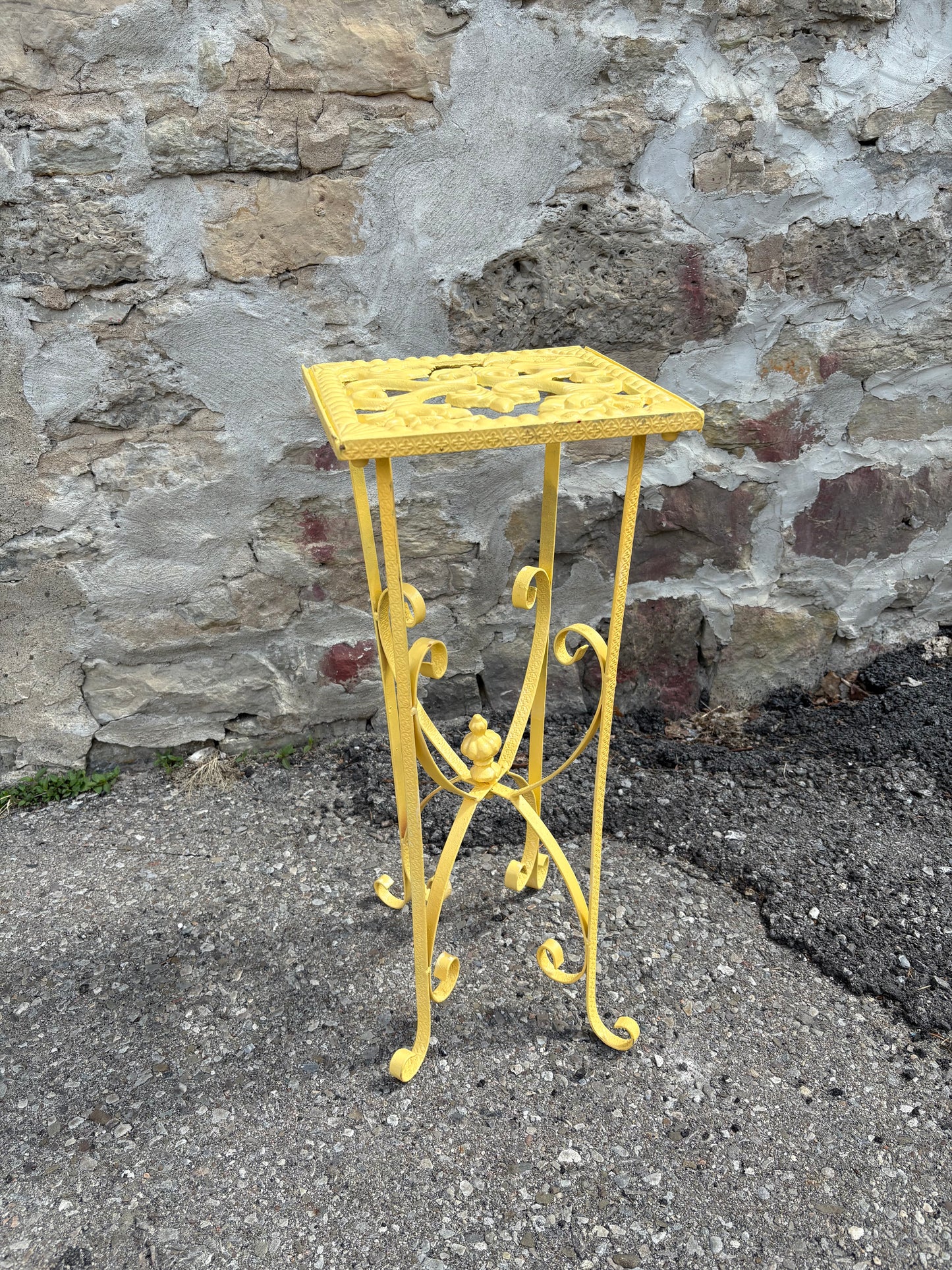 Butter yellow metal plant stand