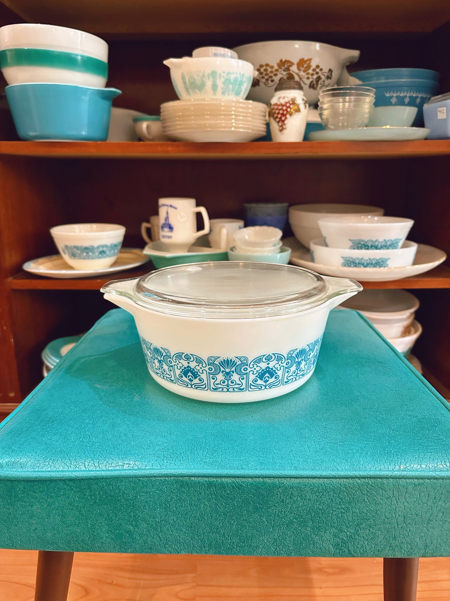 Blue Horizon Pyrex Round Casserole 475 - B with lid