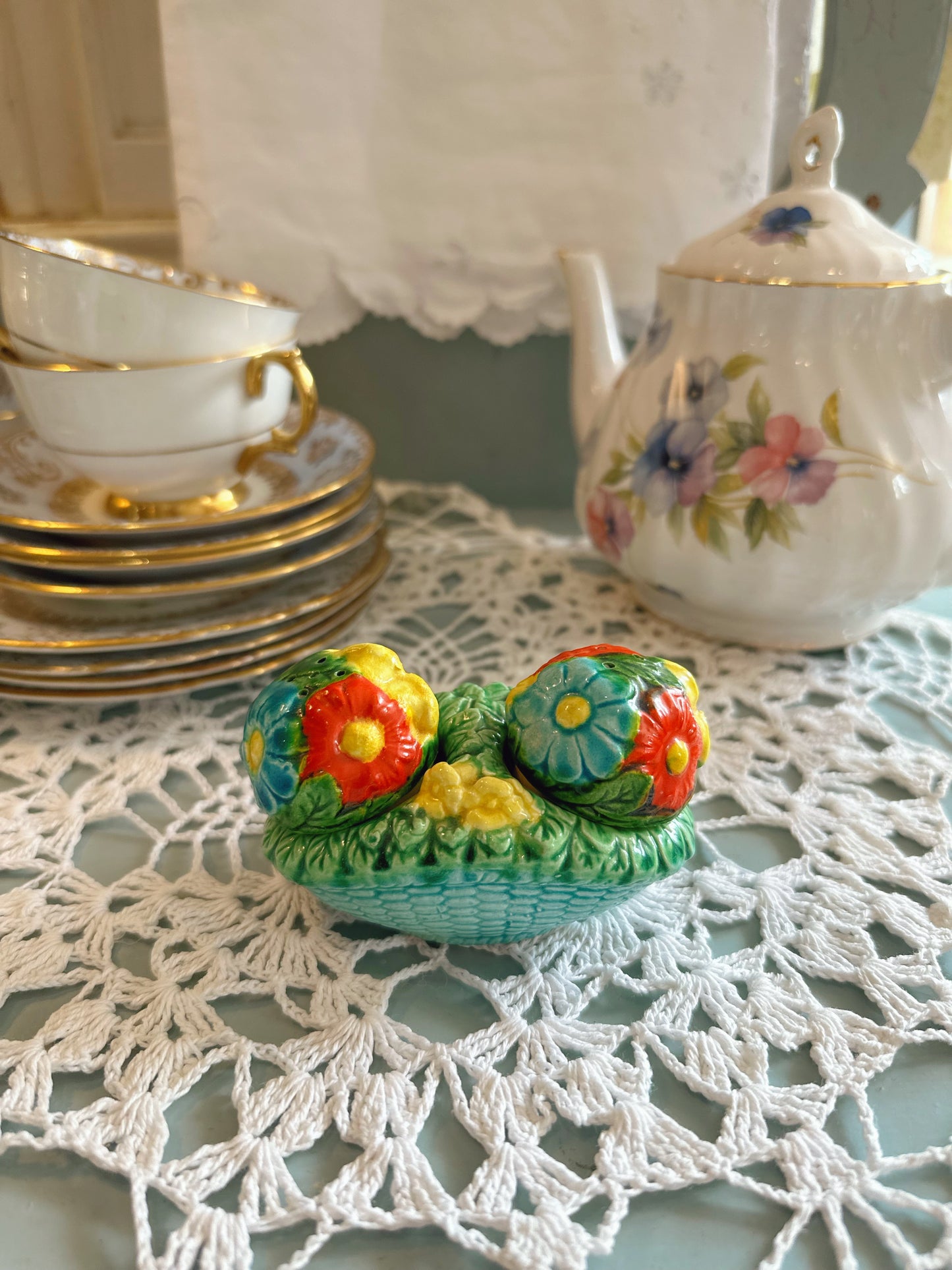 Floral basket Salt & Pepper shakers