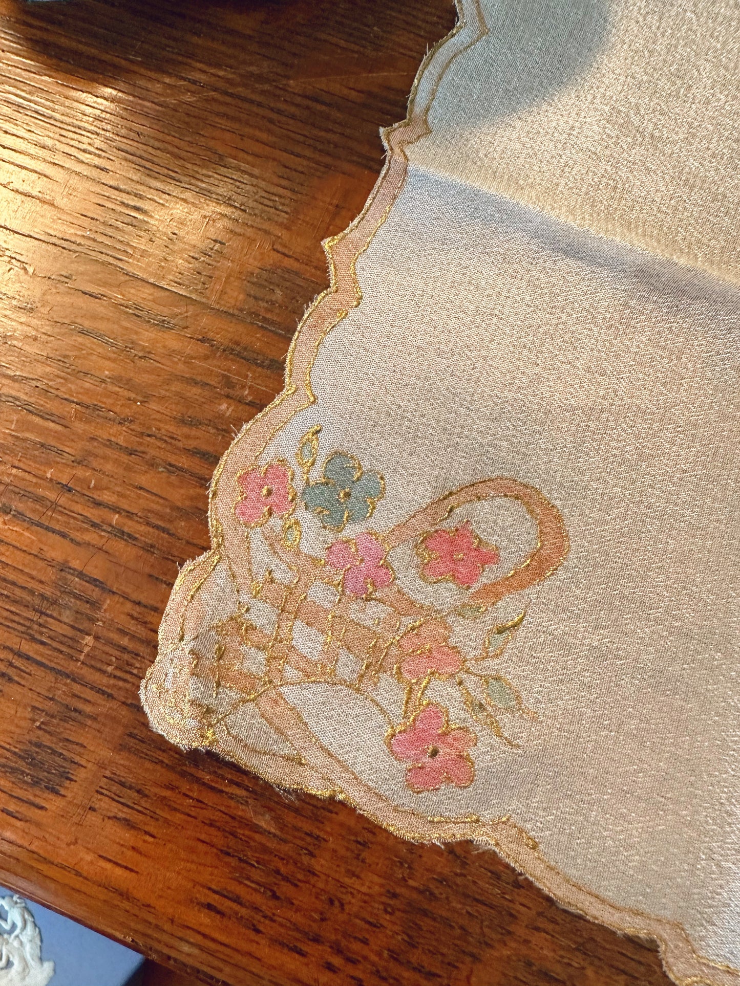 Handkerchief with flower basket detail