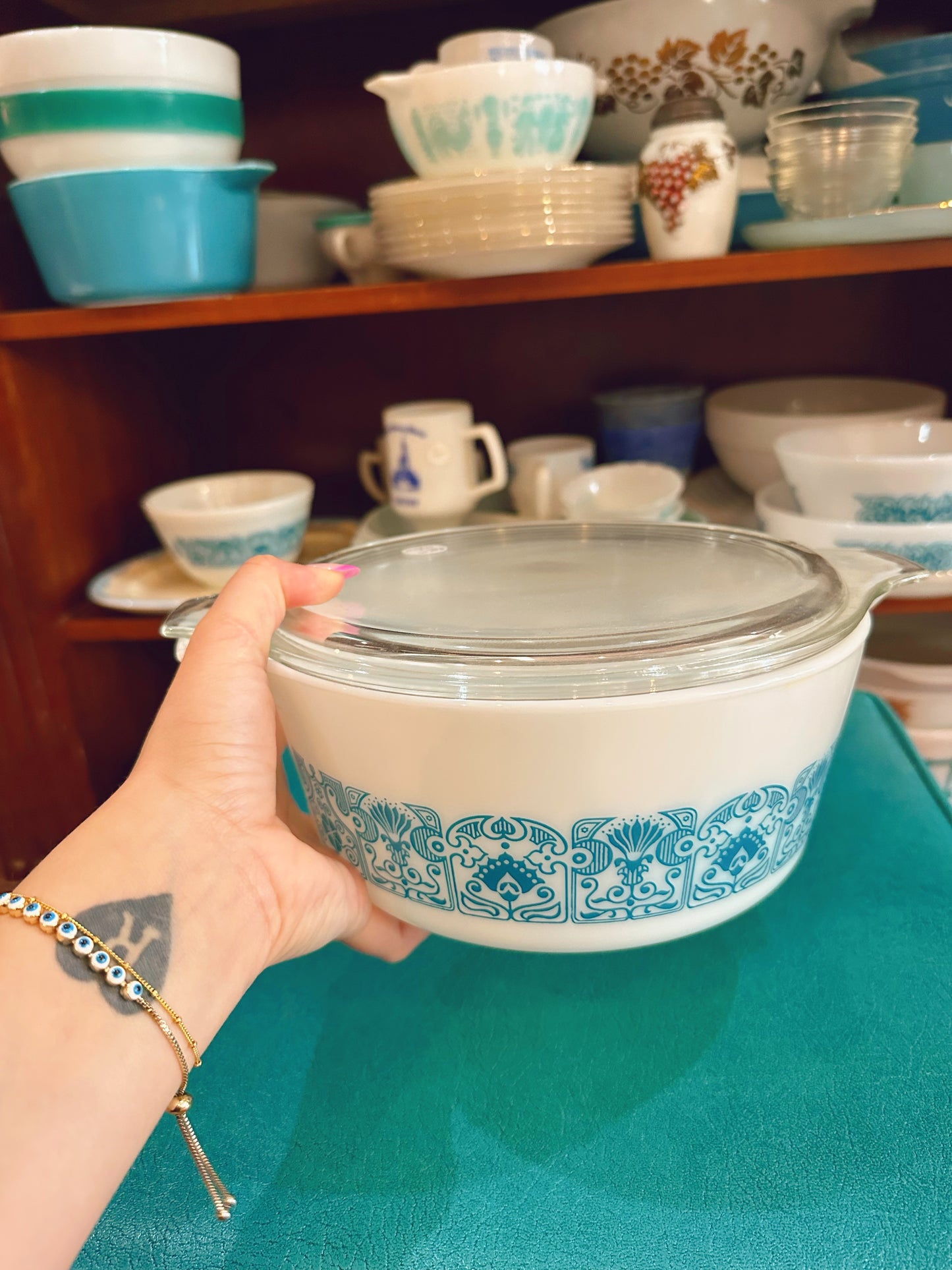 Blue Horizon Pyrex Round Casserole 475 - B with lid