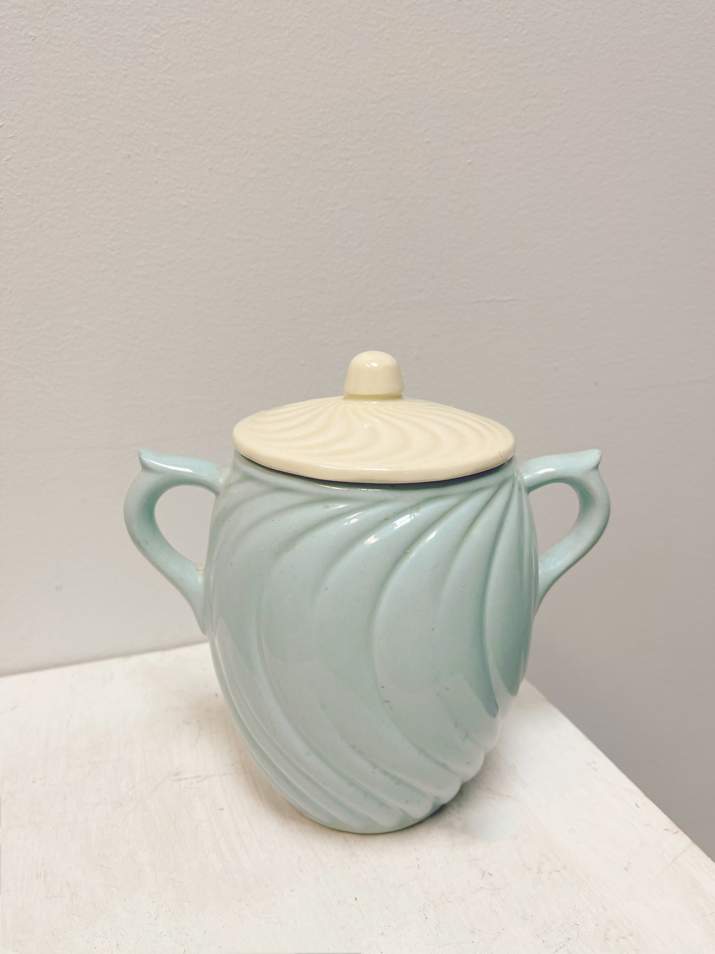 USA pottery biscuit jar with lid