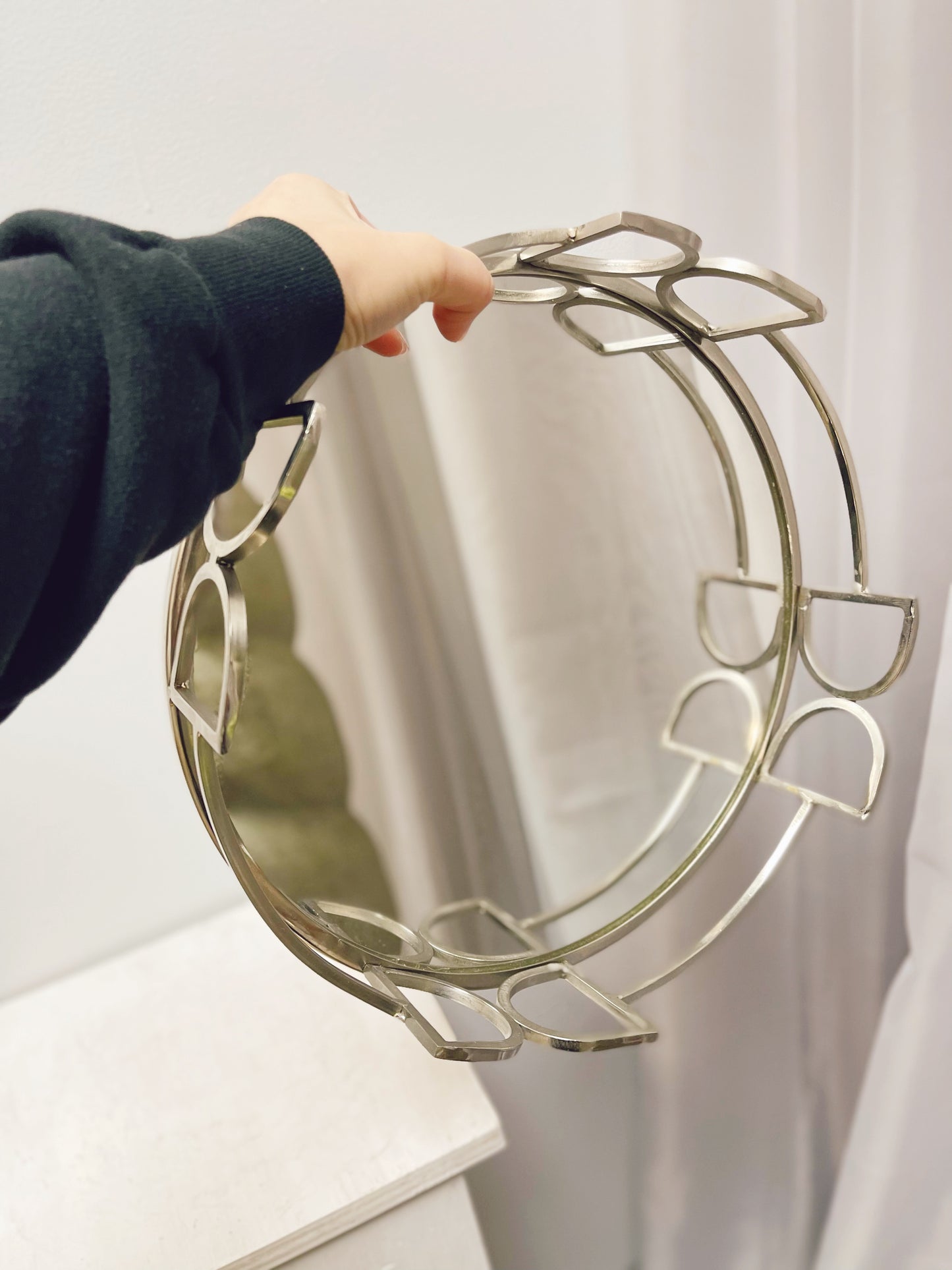 Large round mirror tray