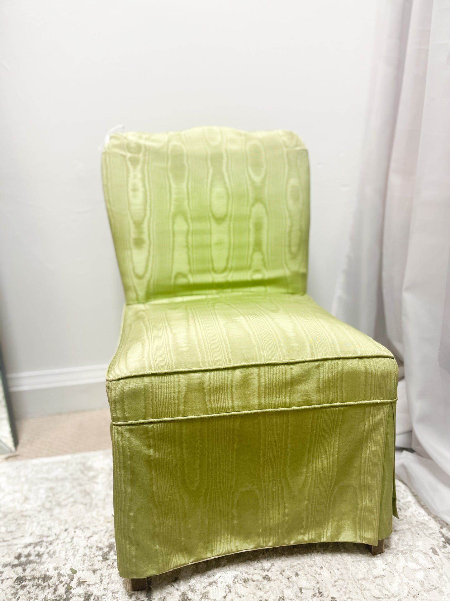 Green slipper chair