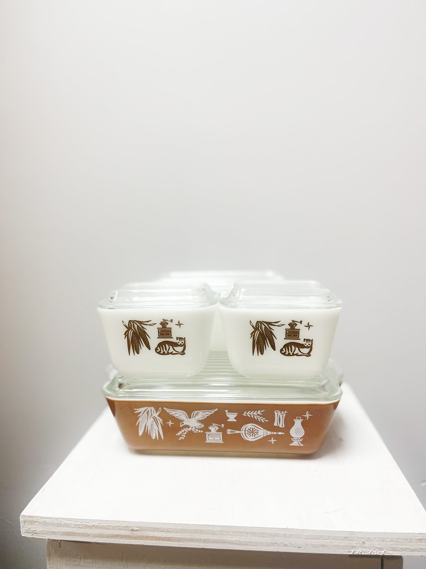 Pyrex Early American Fridgie Set