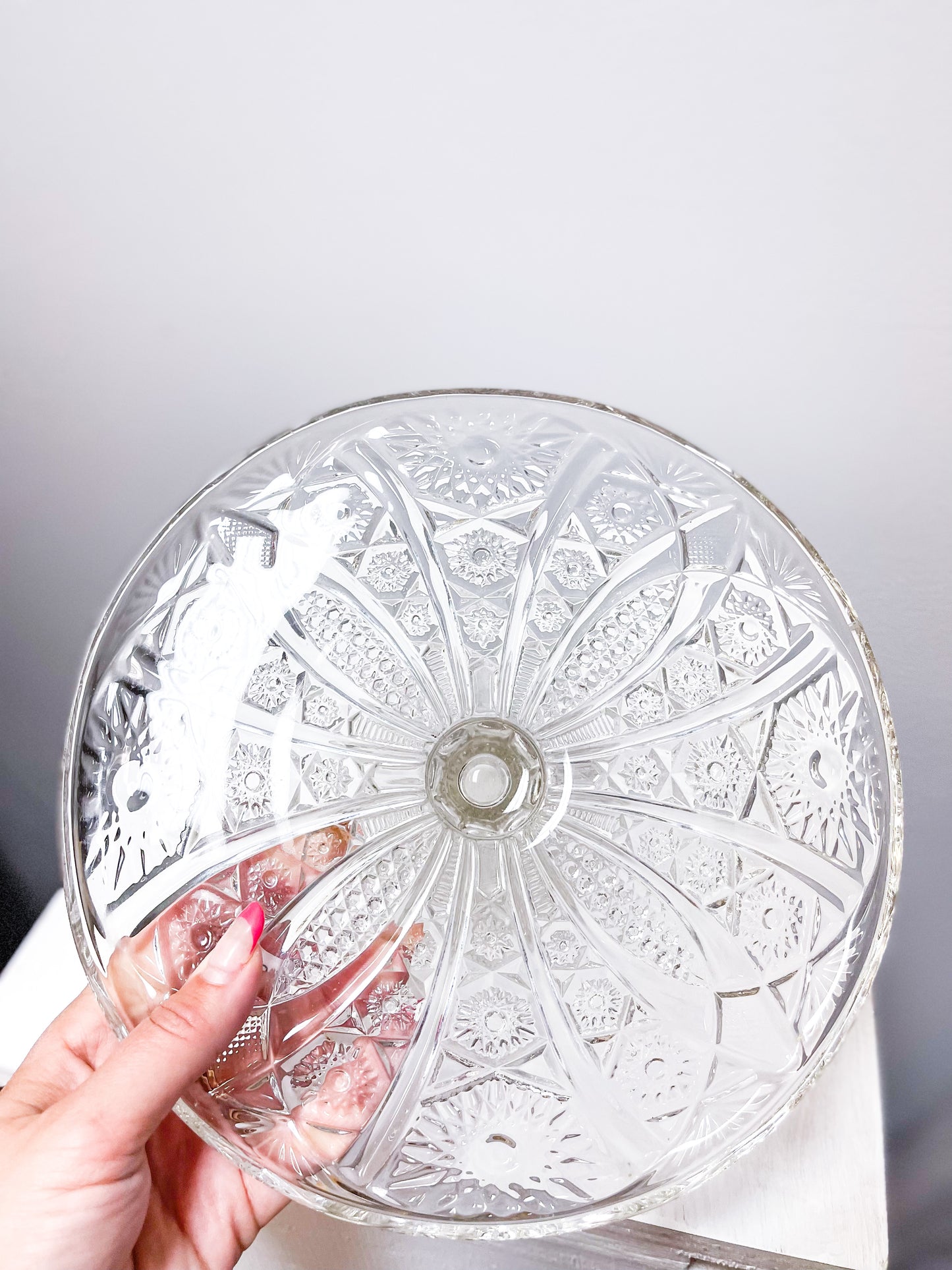 Crystal cake plate