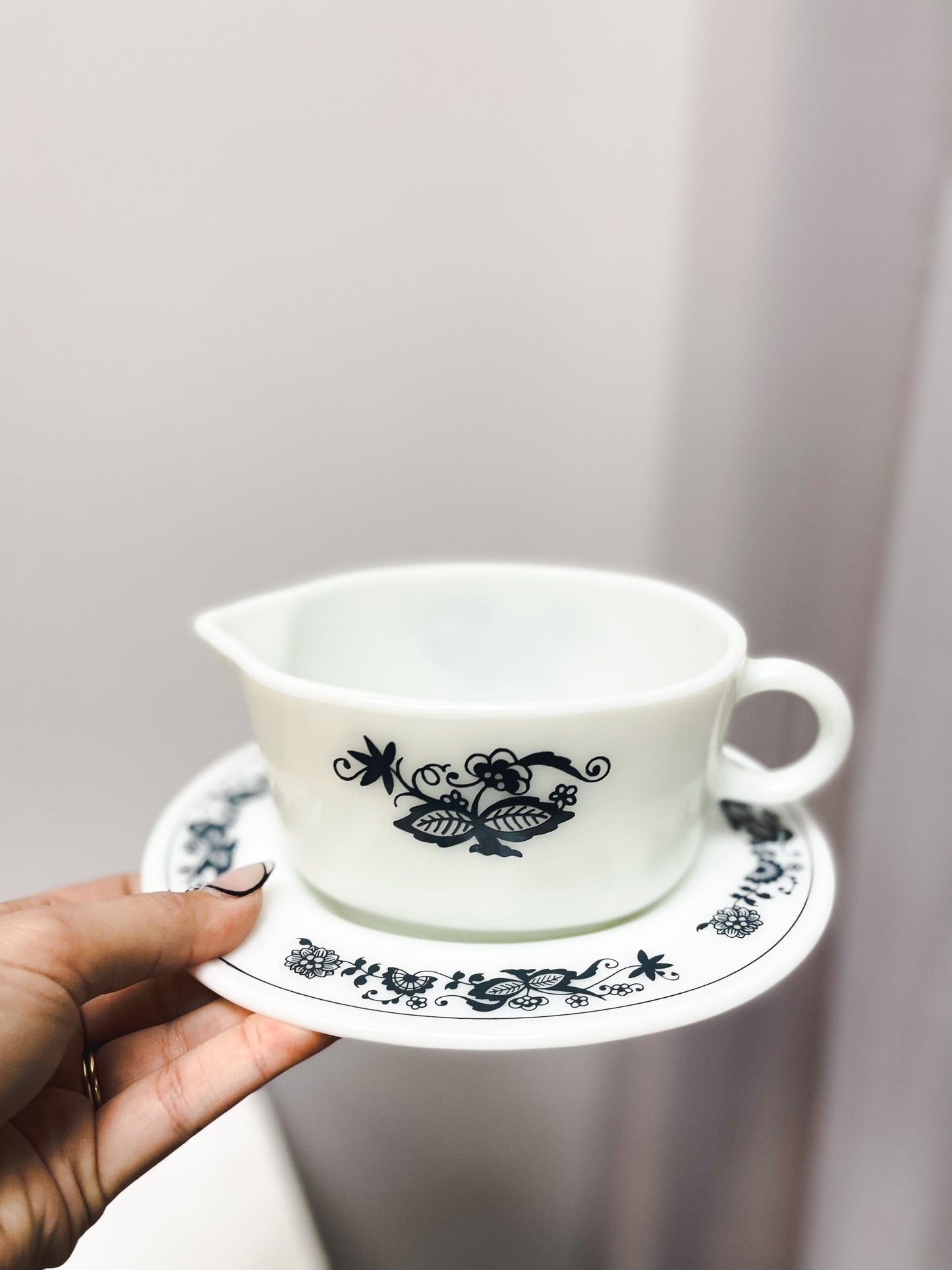 Pyrex Old Town Blue Gravy Boat & plate