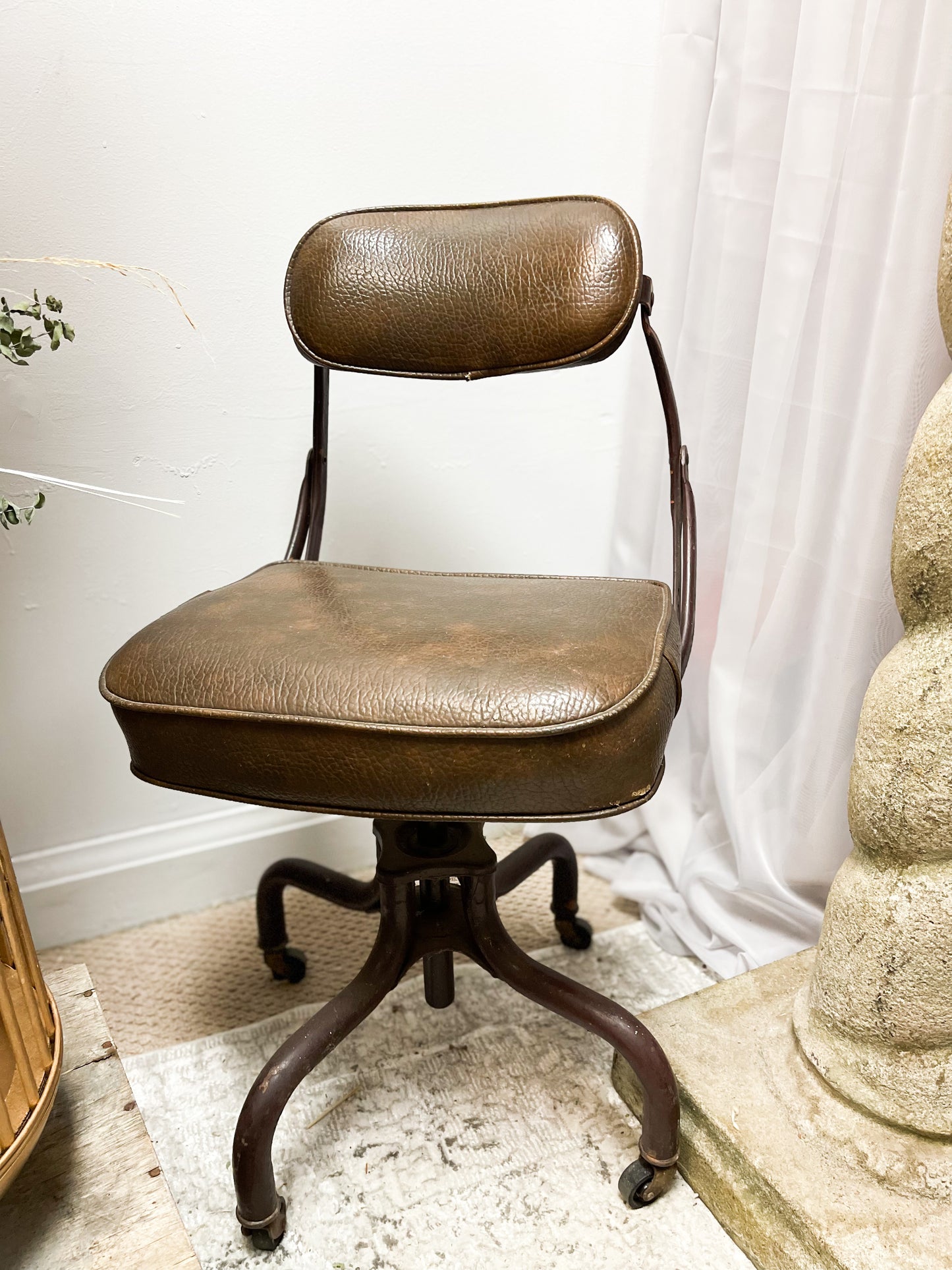 1930s Dumore Industrial Swivel Chair