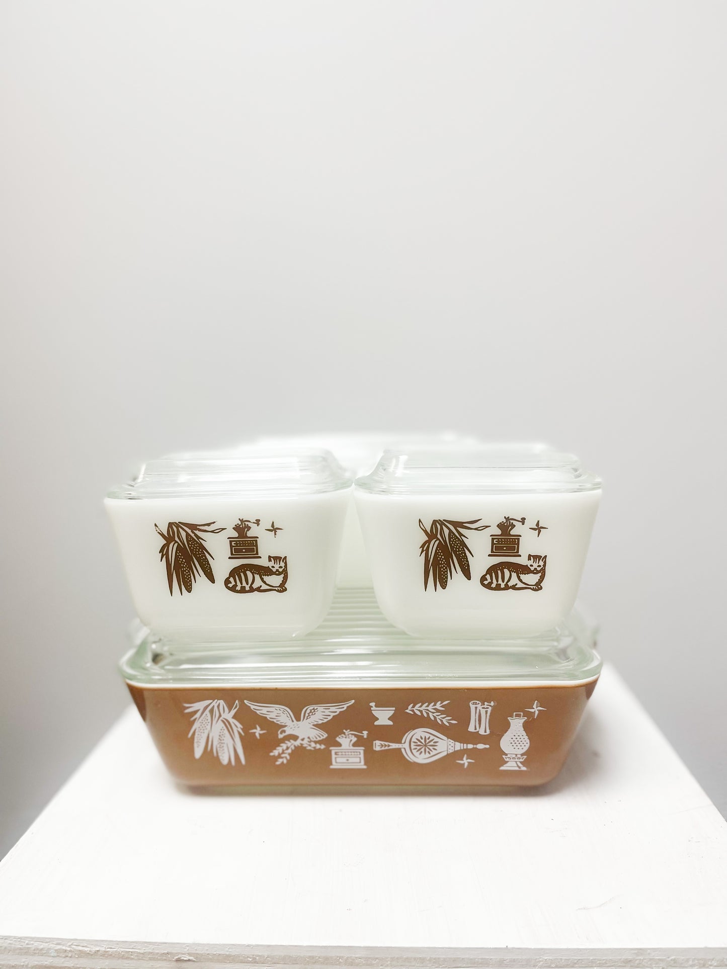 Pyrex Early American Fridgie Set