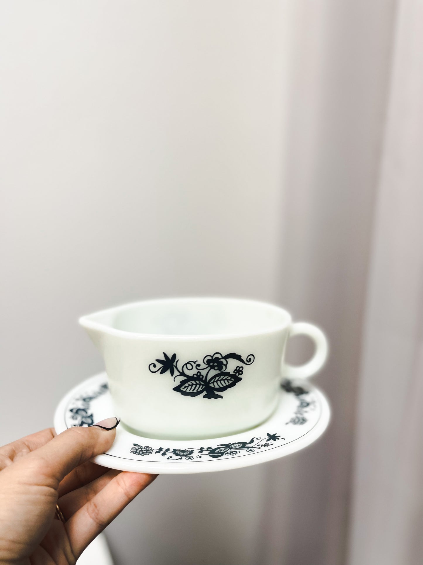 Pyrex Old Town Blue Gravy Boat & plate