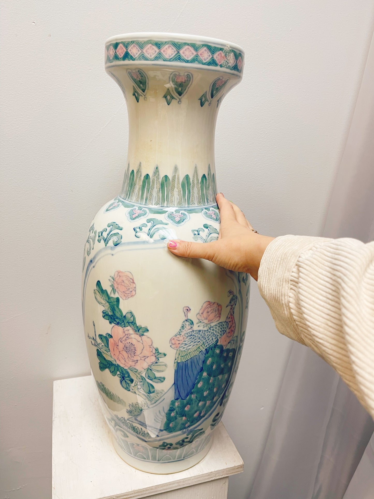 Modern hand painted Chinese vase