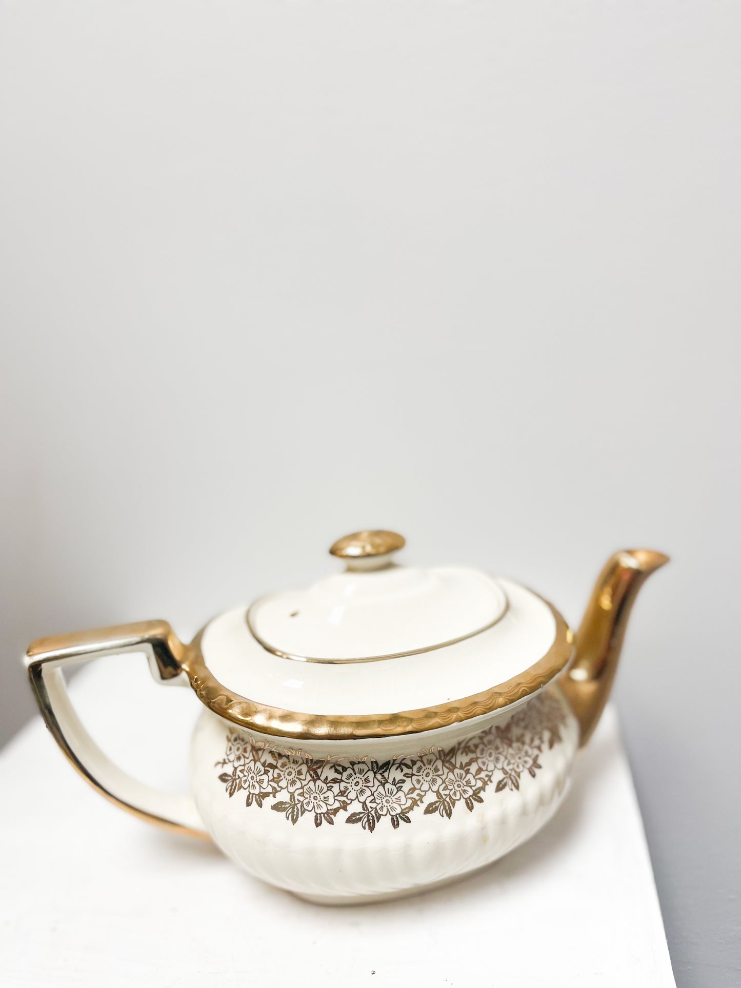 Gibsons Teapot