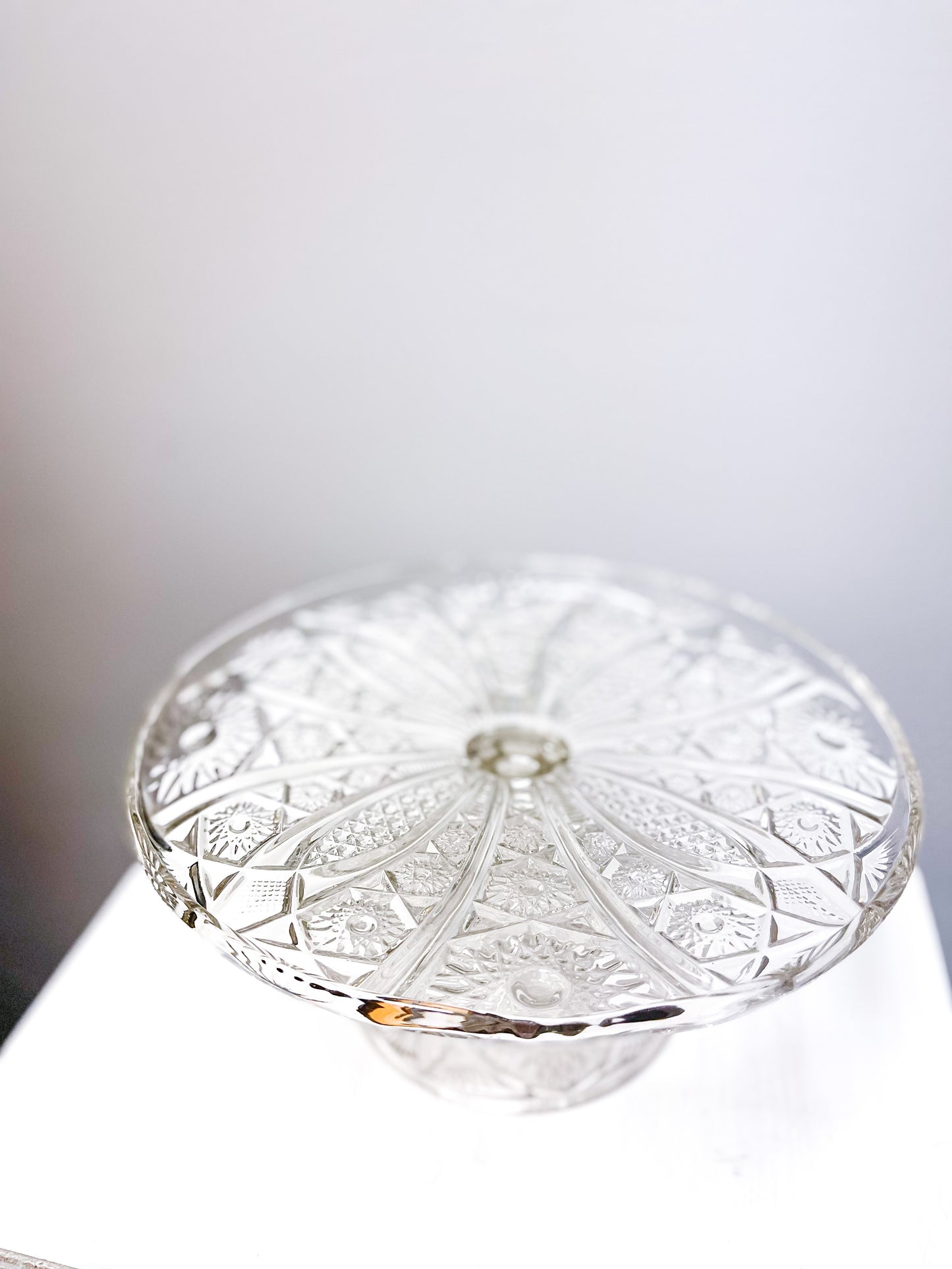 Crystal cake plate