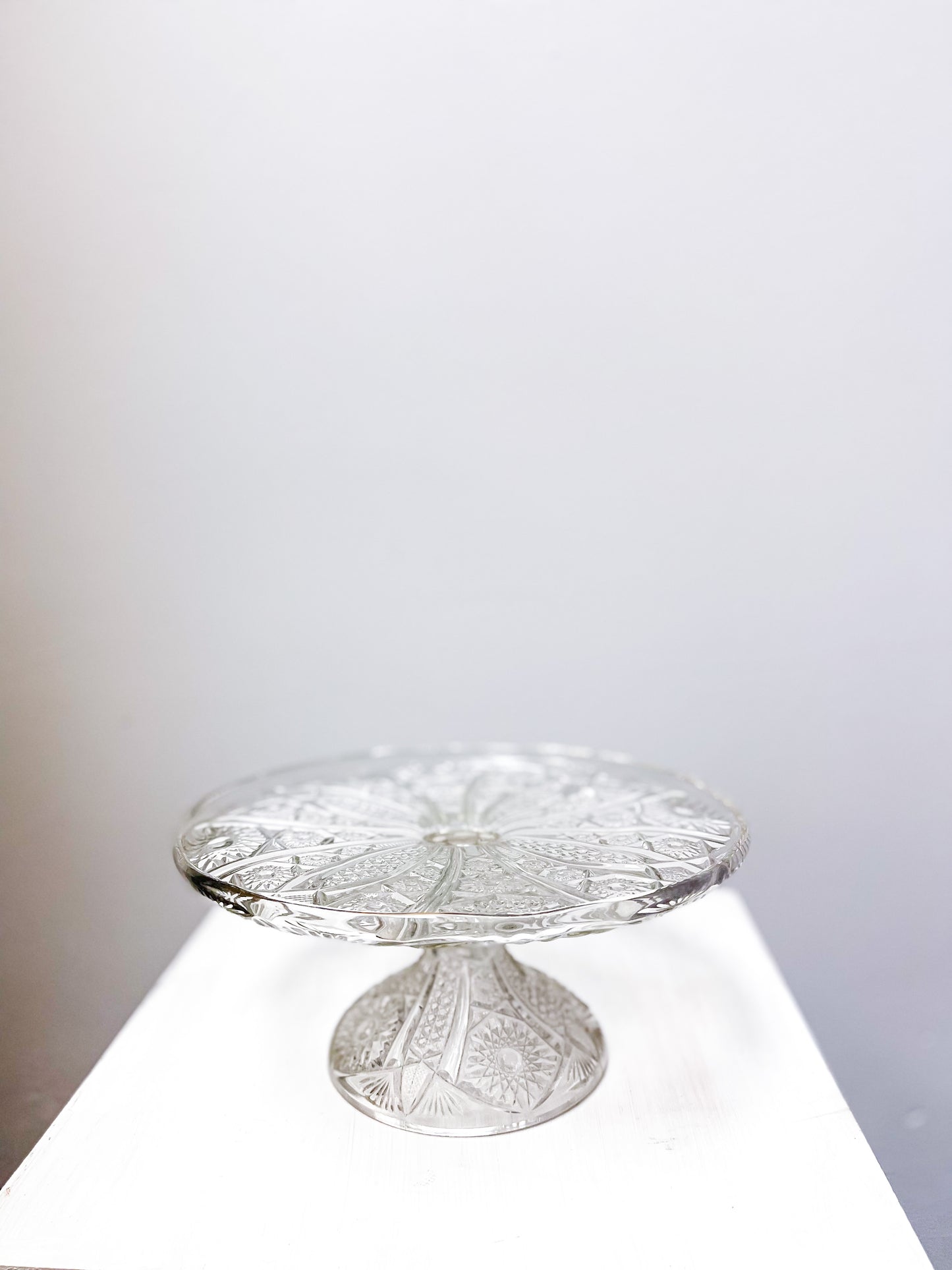 Crystal cake plate