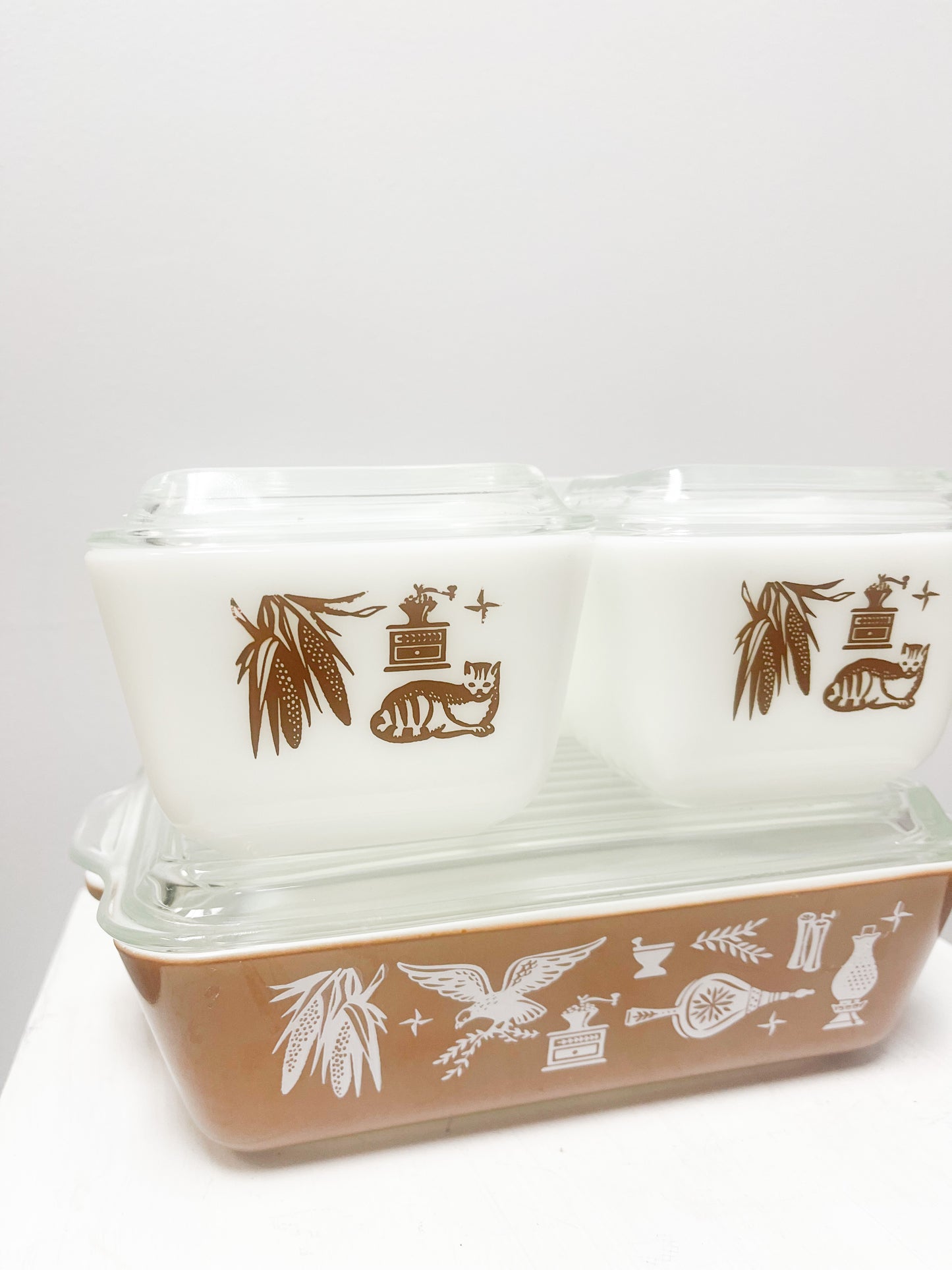 Pyrex Early American Fridgie Set